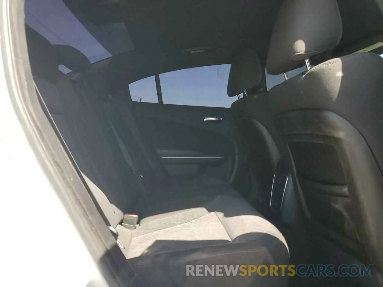 10 Photograph of a damaged car 2C3CDXBG0KH658294 DODGE CHARGER 2019