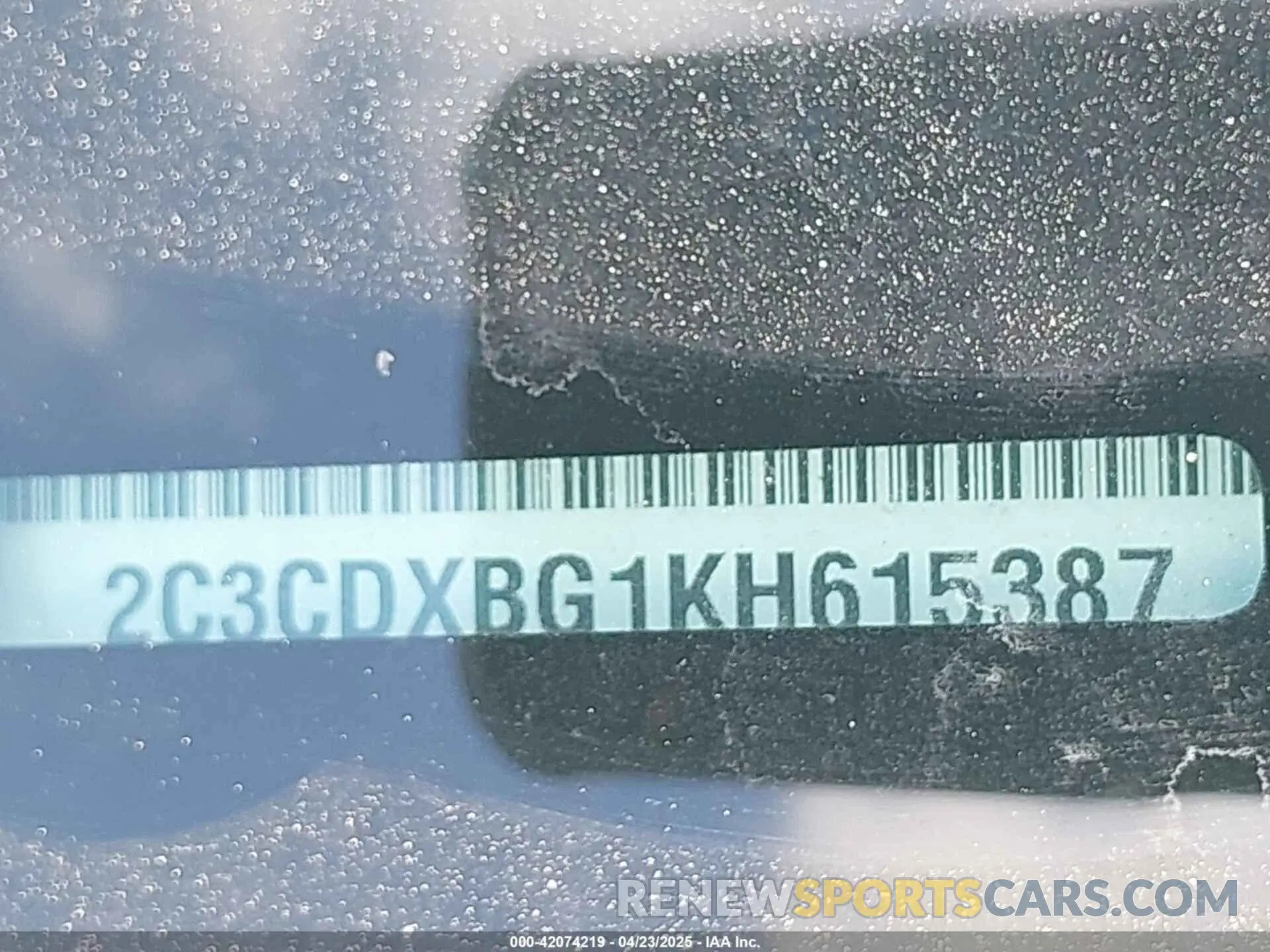 18 Photograph of a damaged car 2C3CDXBG1KH615387 DODGE CHARGER 2019