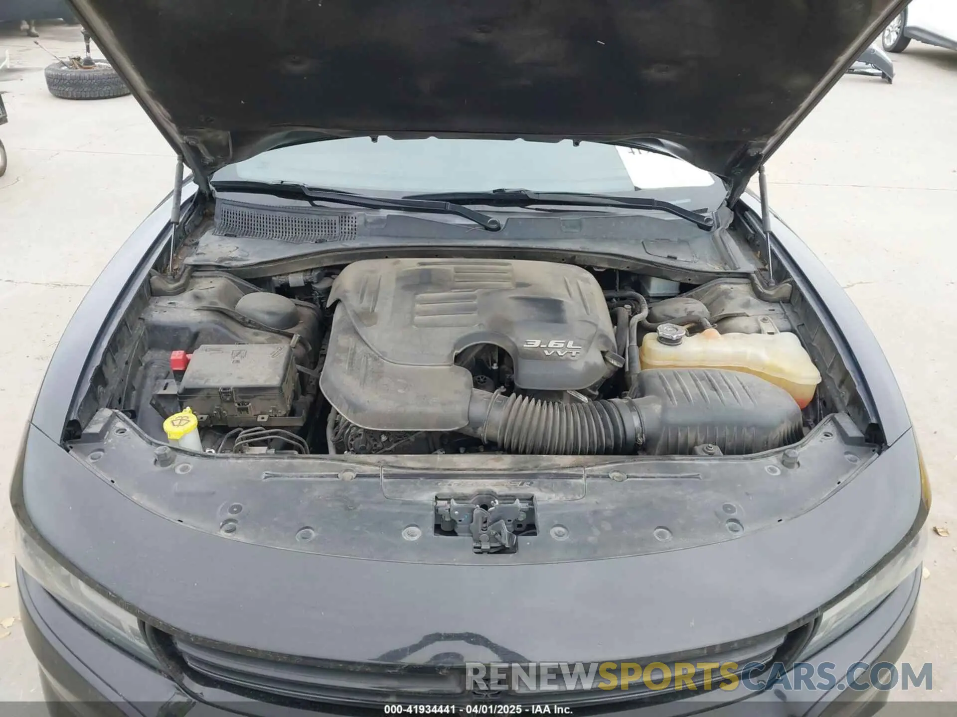 10 Photograph of a damaged car 2C3CDXBG2KH579435 DODGE CHARGER 2019