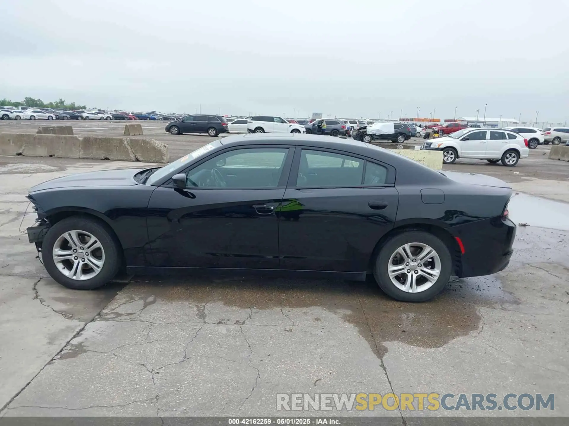 15 Photograph of a damaged car 2C3CDXBG2KH692270 DODGE CHARGER 2019