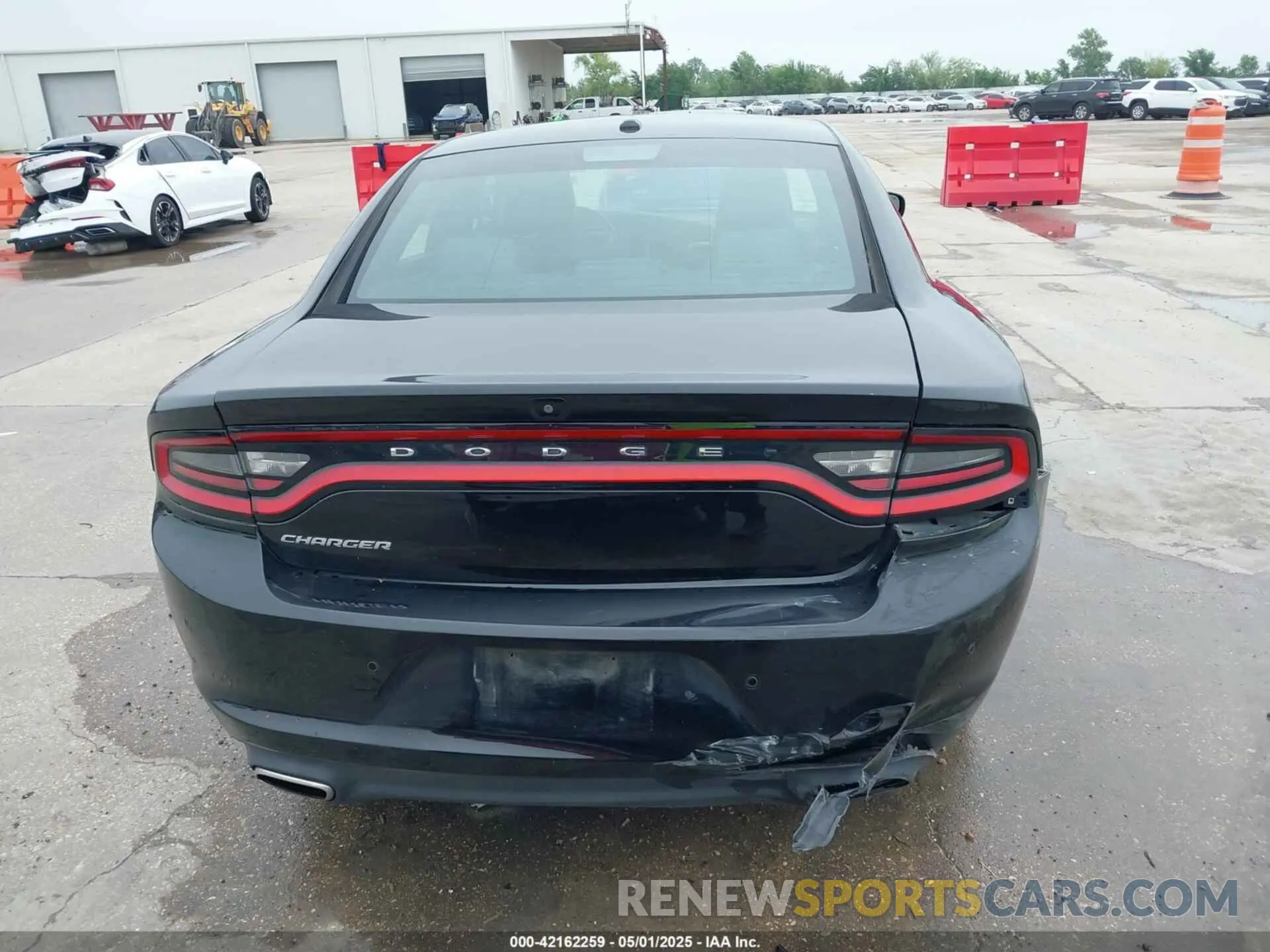 17 Photograph of a damaged car 2C3CDXBG2KH692270 DODGE CHARGER 2019