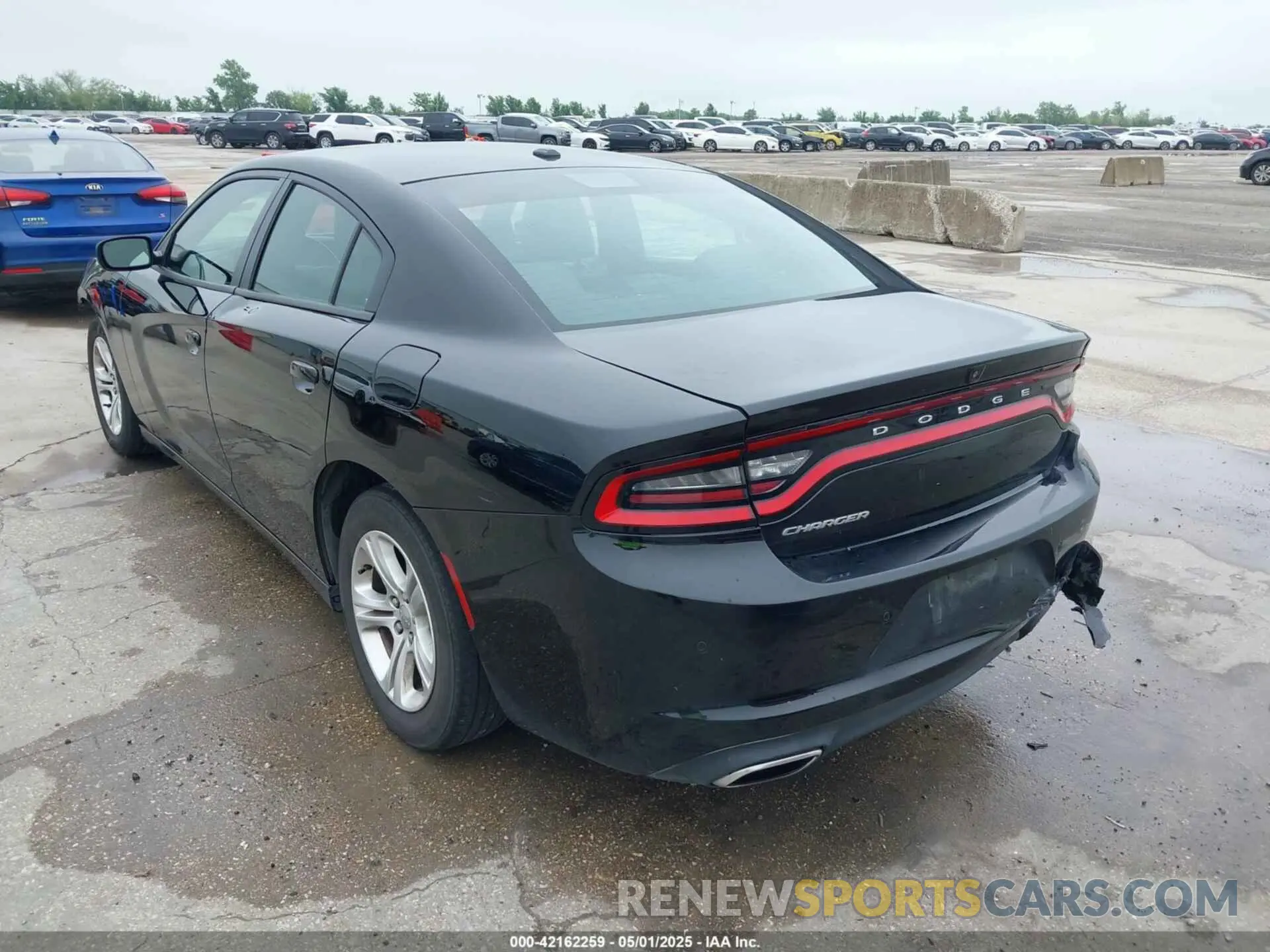 3 Photograph of a damaged car 2C3CDXBG2KH692270 DODGE CHARGER 2019