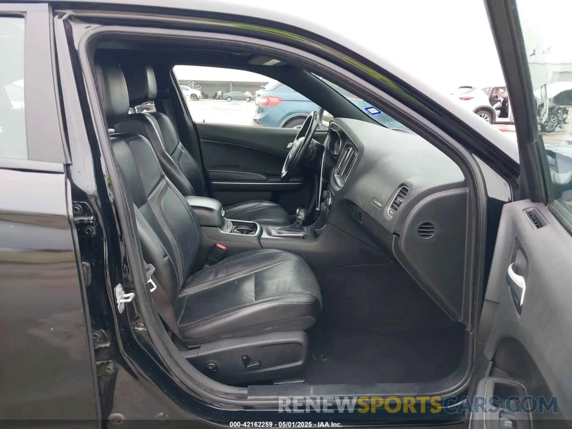 5 Photograph of a damaged car 2C3CDXBG2KH692270 DODGE CHARGER 2019