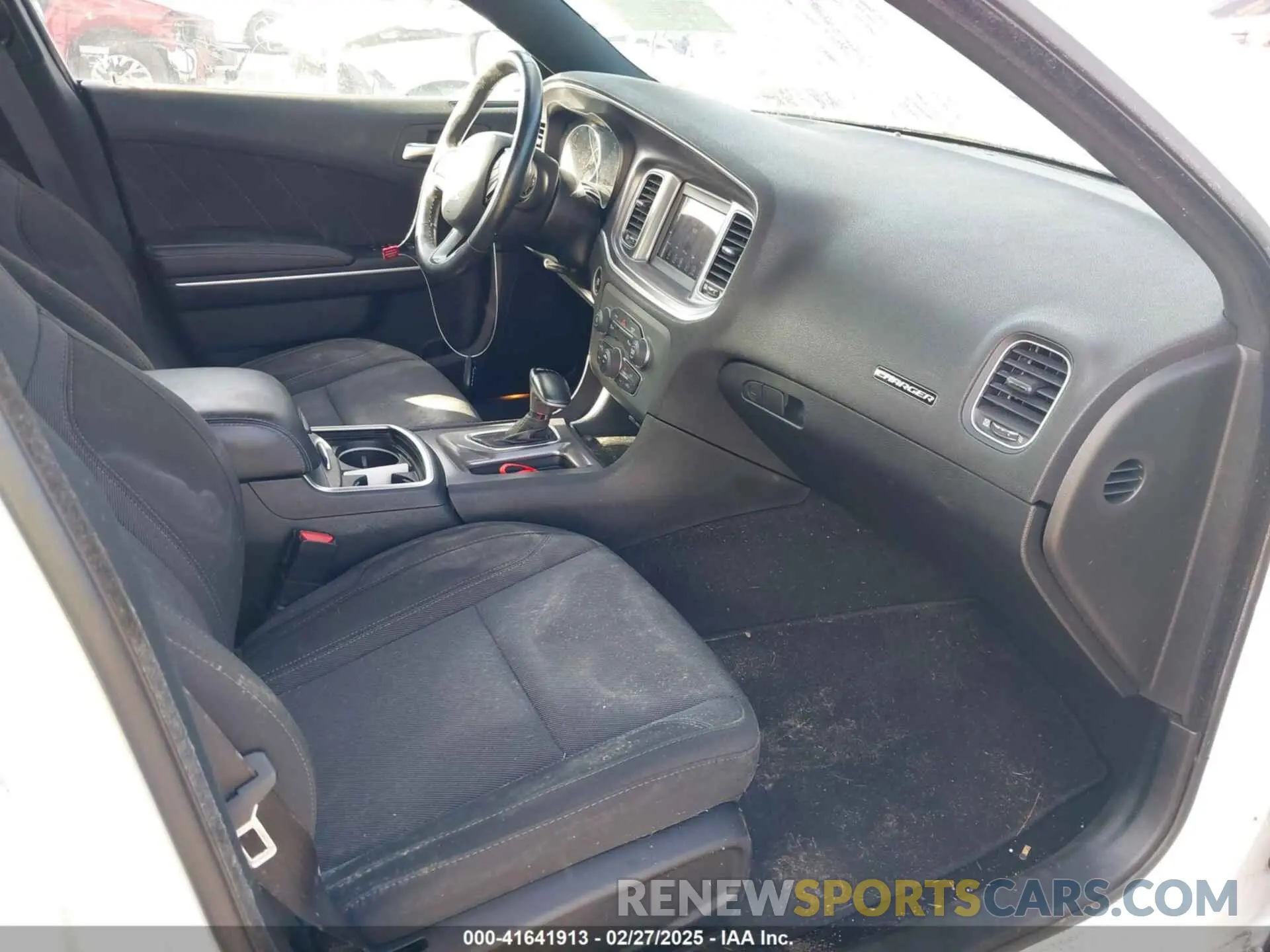 5 Photograph of a damaged car 2C3CDXBG2KH730063 DODGE CHARGER 2019