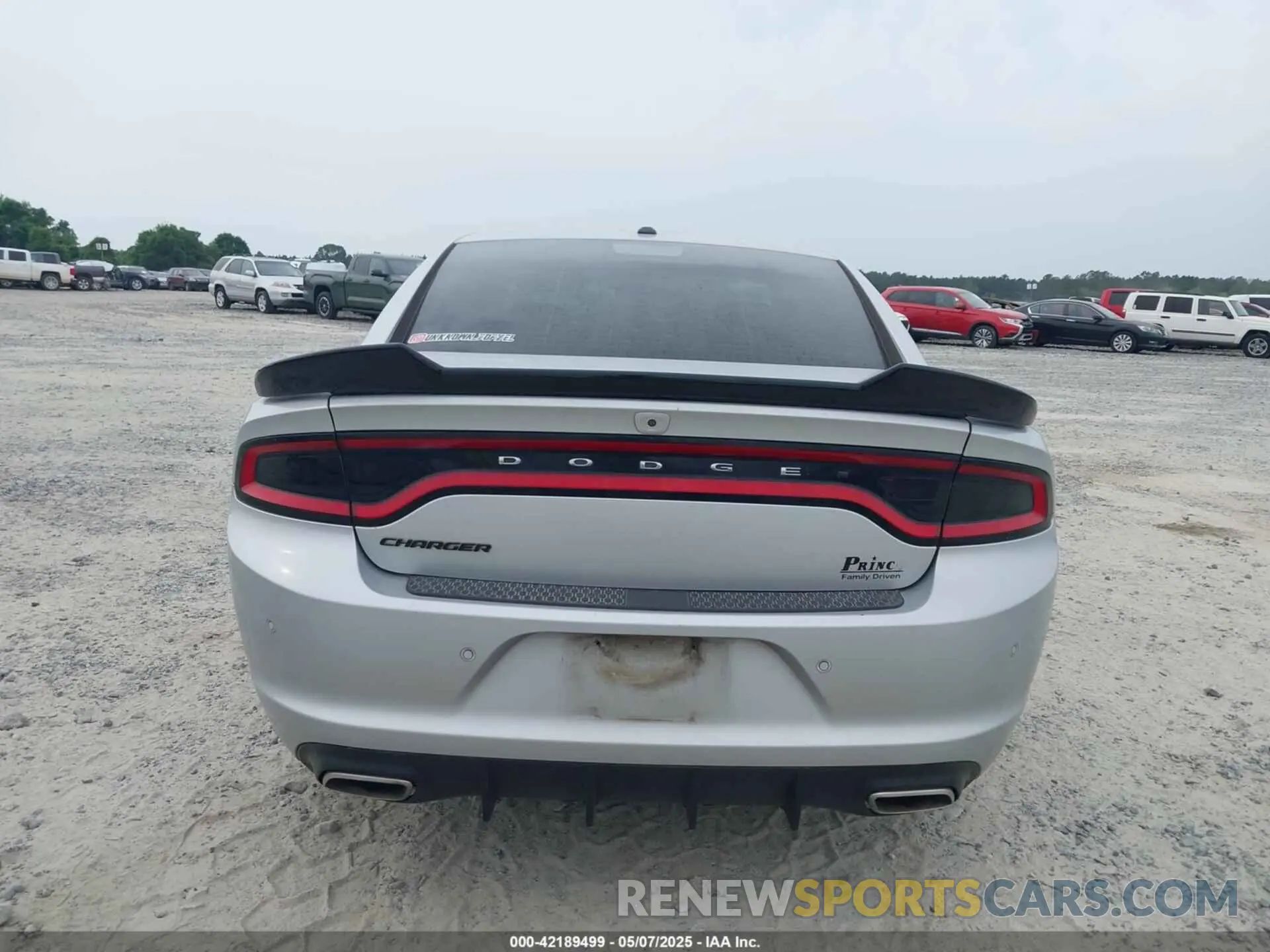 16 Photograph of a damaged car 2C3CDXBG5KH580840 DODGE CHARGER 2019