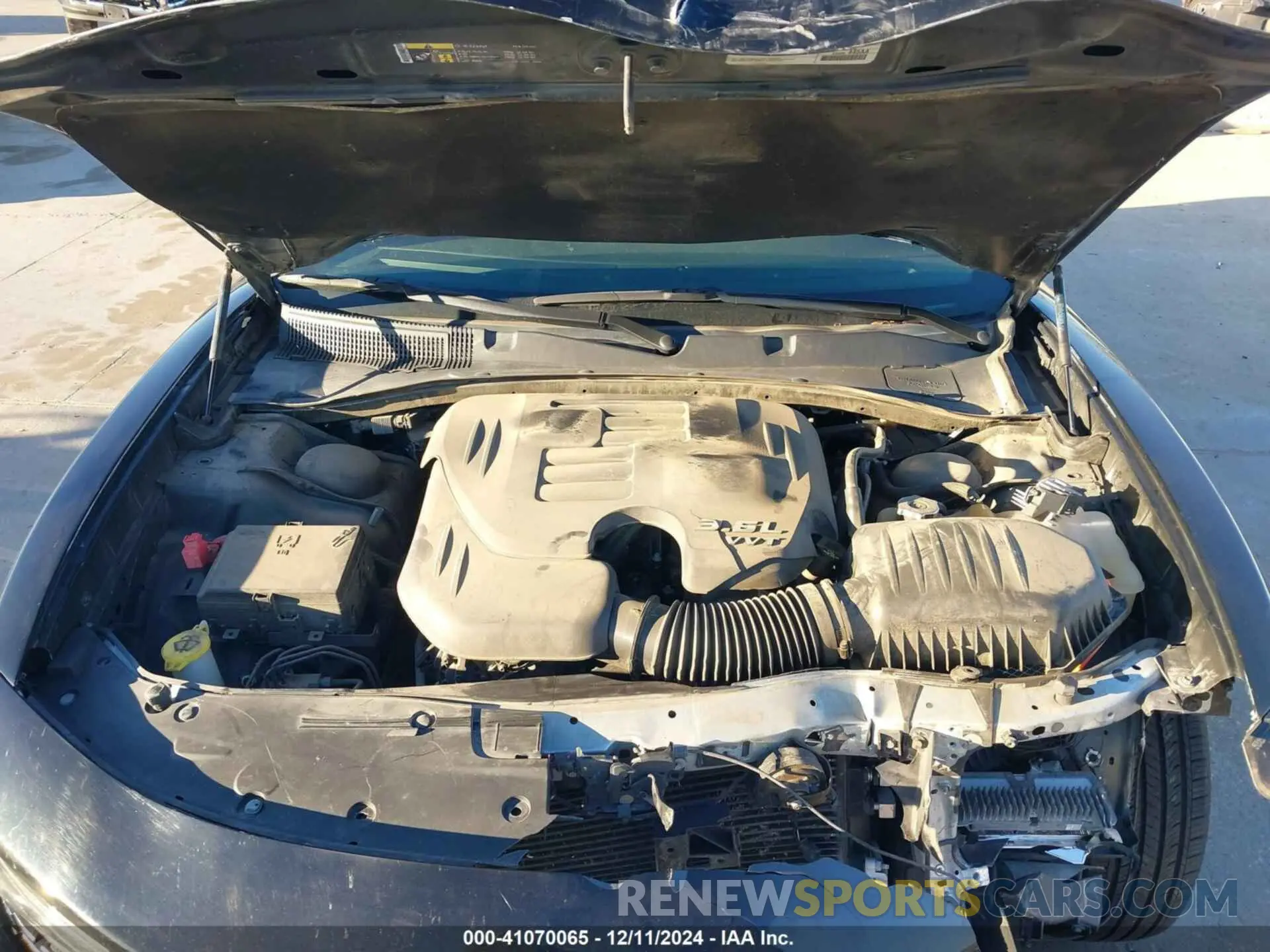 10 Photograph of a damaged car 2C3CDXBG6KH719843 DODGE CHARGER 2019
