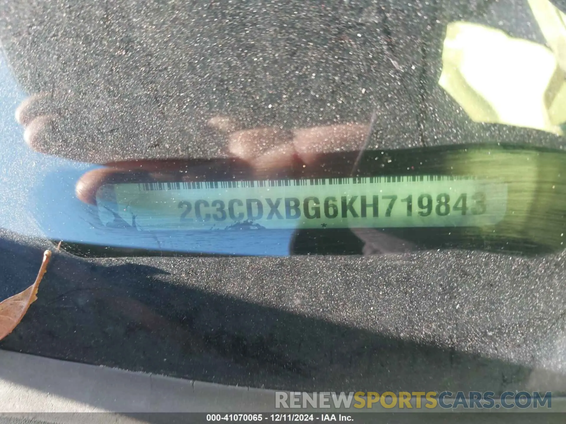 17 Photograph of a damaged car 2C3CDXBG6KH719843 DODGE CHARGER 2019