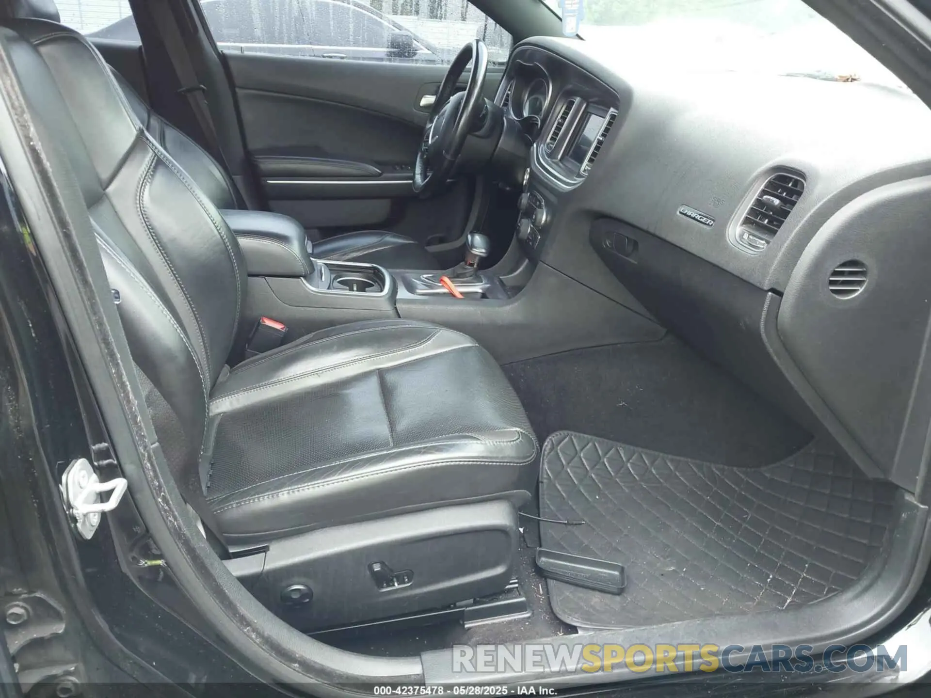 5 Photograph of a damaged car 2C3CDXBG7KH696444 DODGE CHARGER 2019