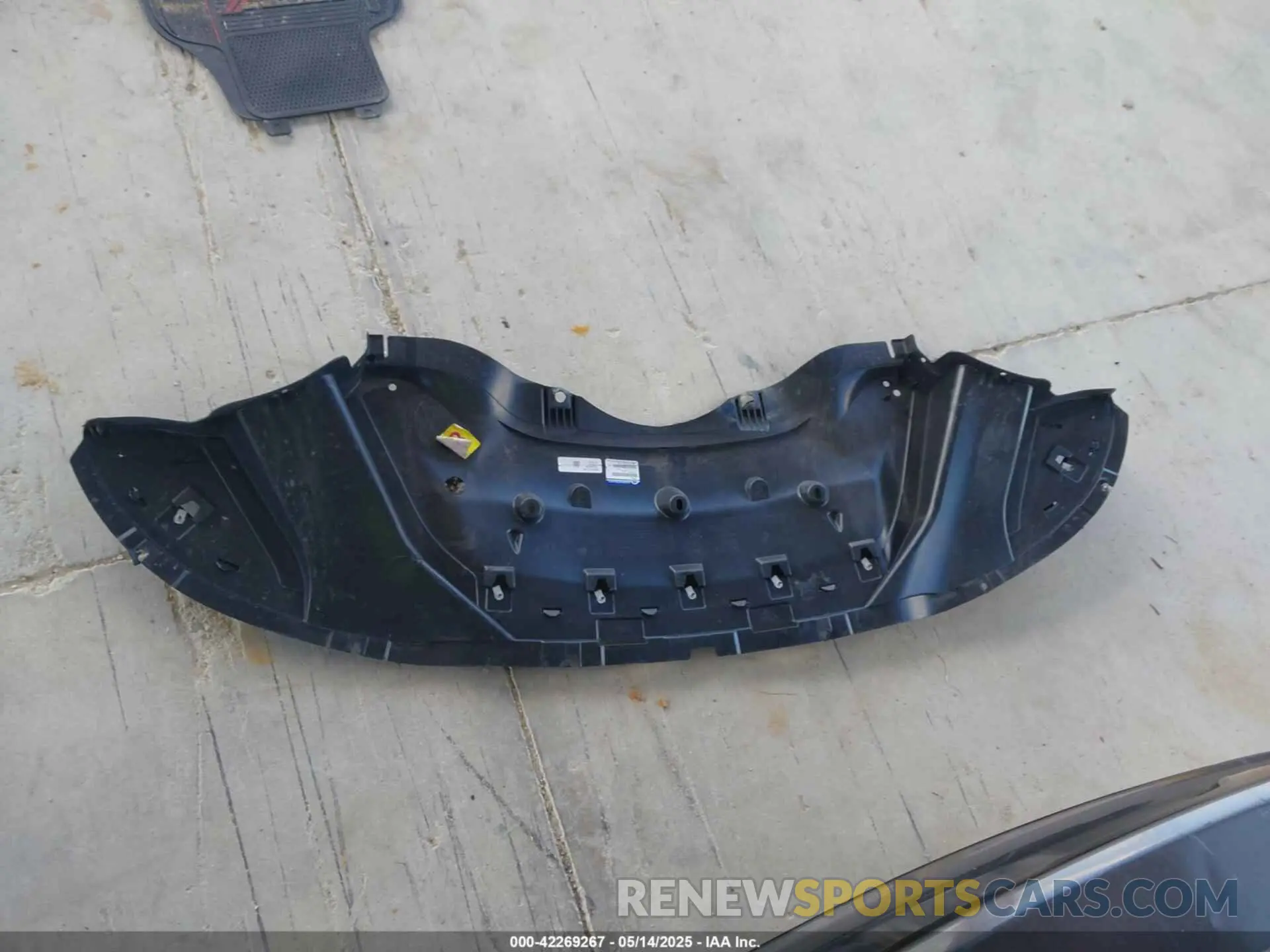 12 Photograph of a damaged car 2C3CDXBG7KH711766 DODGE CHARGER 2019