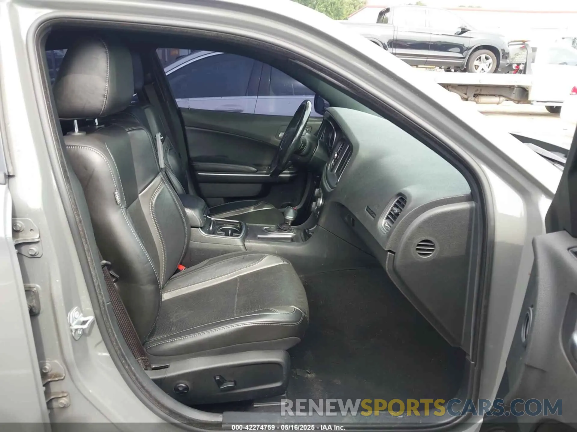5 Photograph of a damaged car 2C3CDXBG8KH643736 DODGE CHARGER 2019