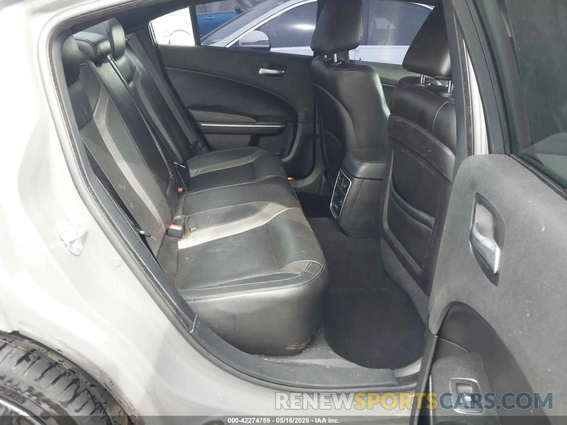 8 Photograph of a damaged car 2C3CDXBG8KH643736 DODGE CHARGER 2019