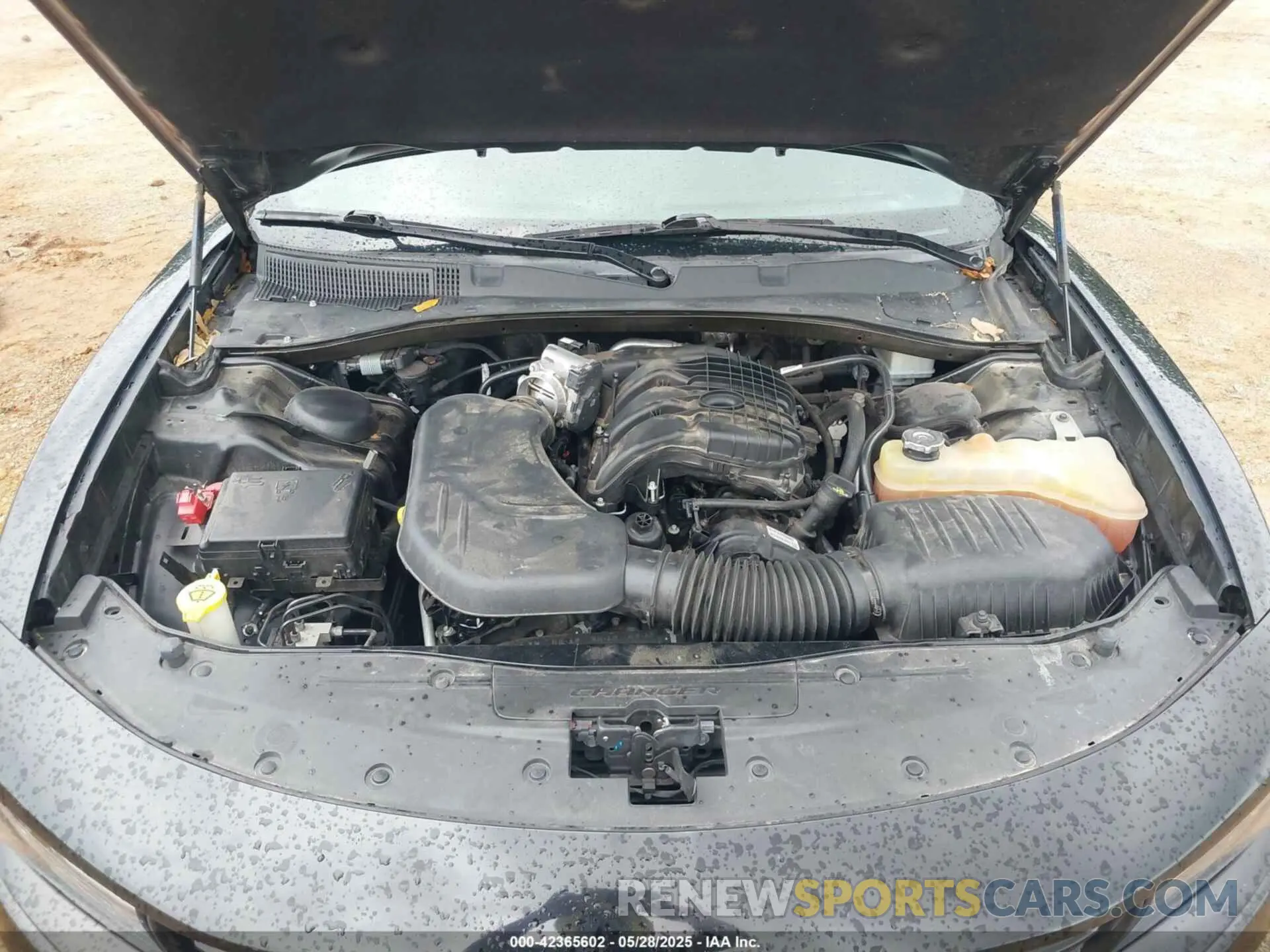 10 Photograph of a damaged car 2C3CDXBG8KH753153 DODGE CHARGER 2019