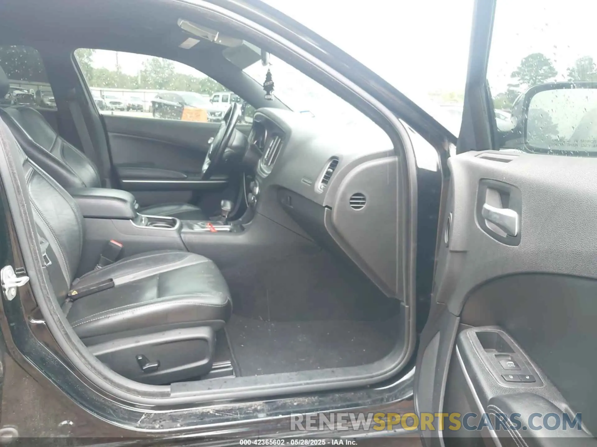 5 Photograph of a damaged car 2C3CDXBG8KH753153 DODGE CHARGER 2019