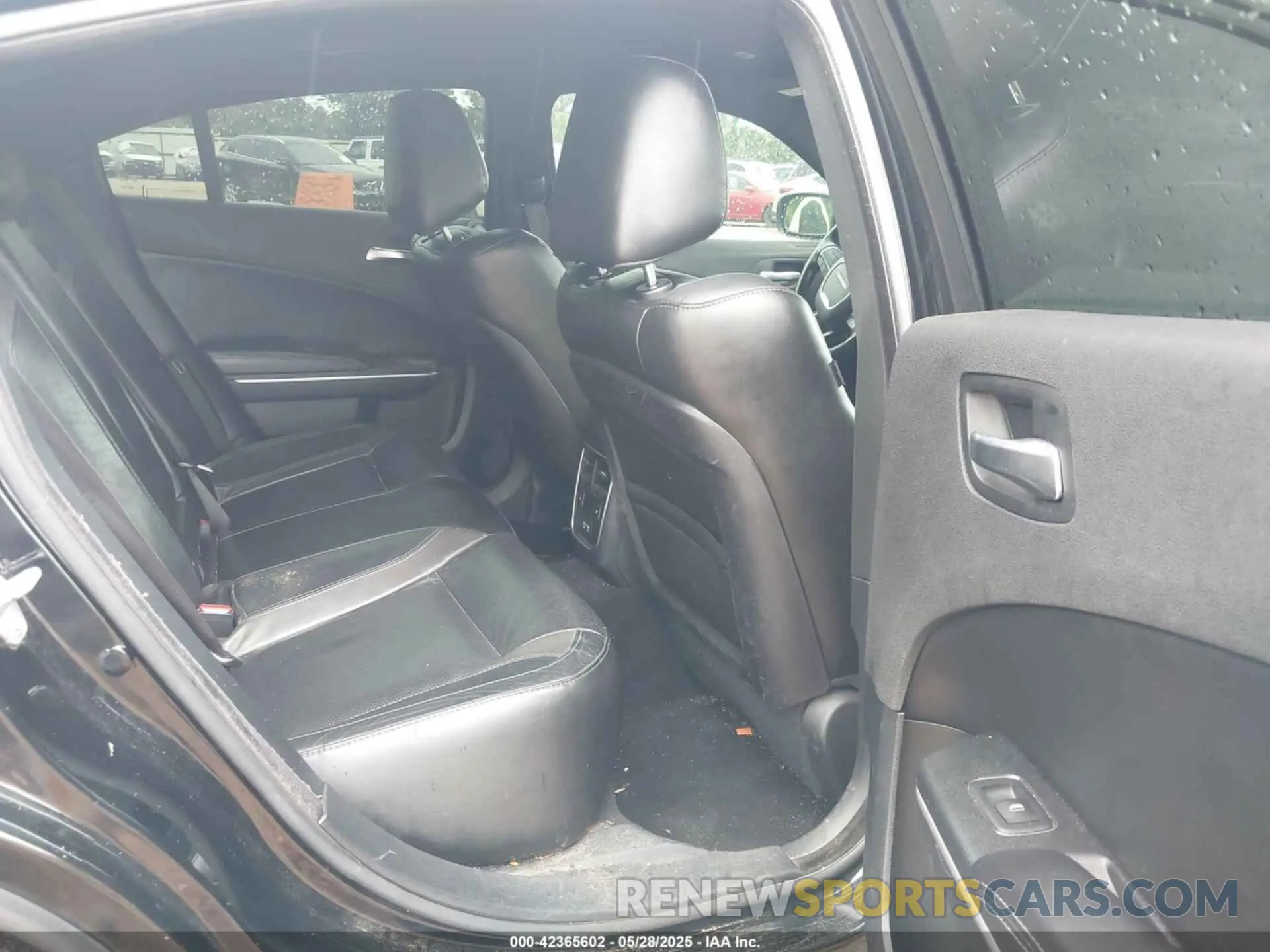 8 Photograph of a damaged car 2C3CDXBG8KH753153 DODGE CHARGER 2019