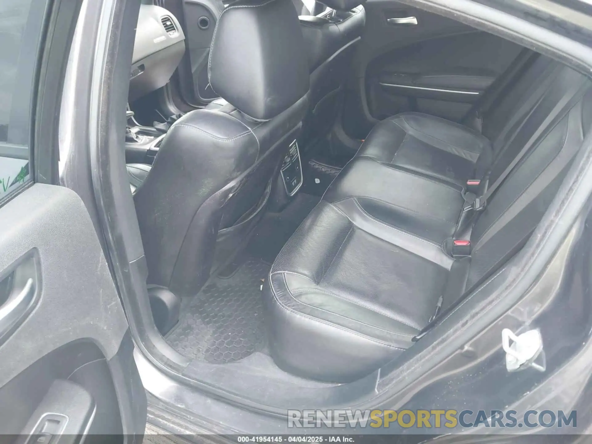 8 Photograph of a damaged car 2C3CDXBG9KH711185 DODGE CHARGER 2019