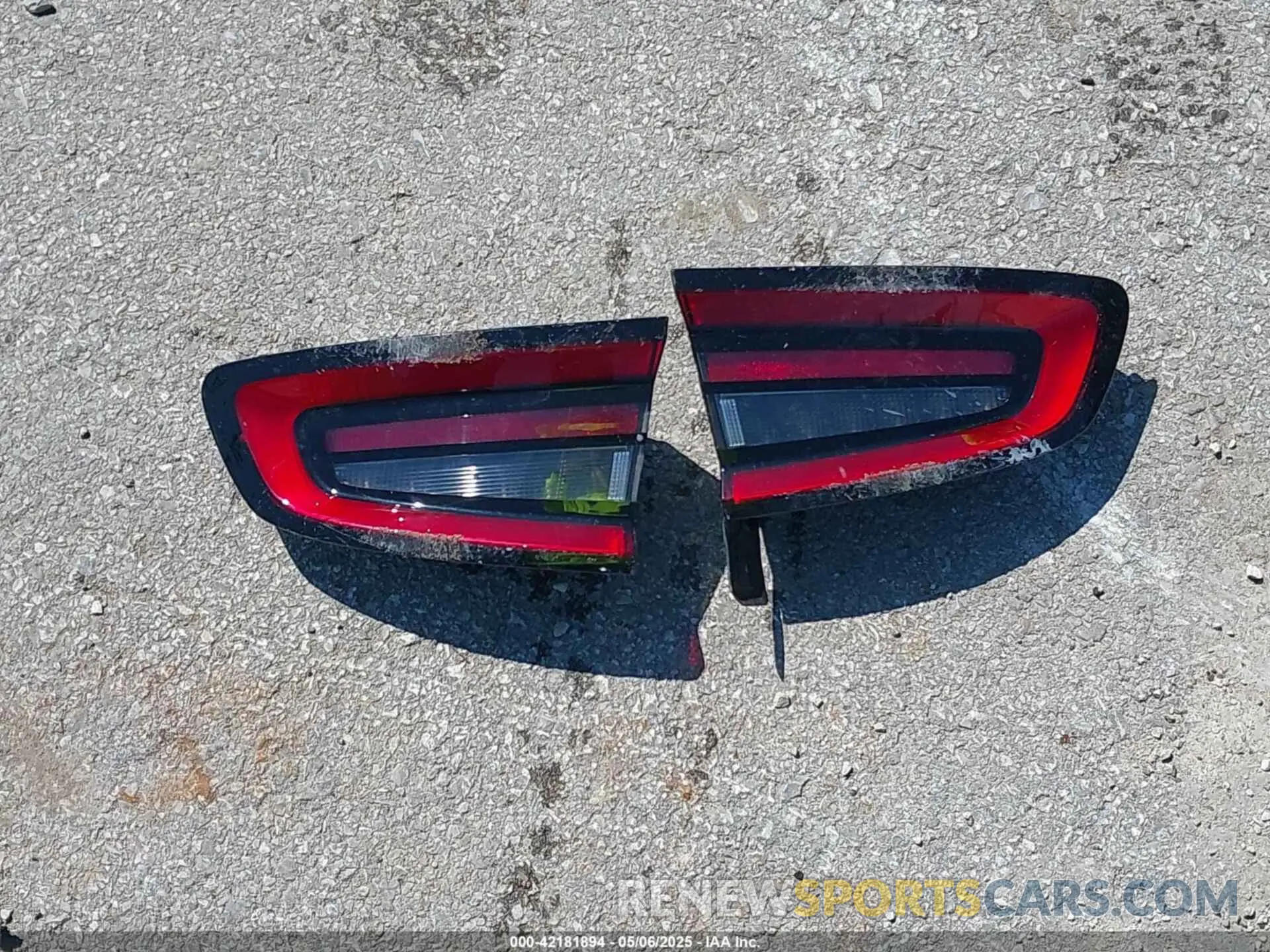 12 Photograph of a damaged car 2C3CDXBG9KH753694 DODGE CHARGER 2019