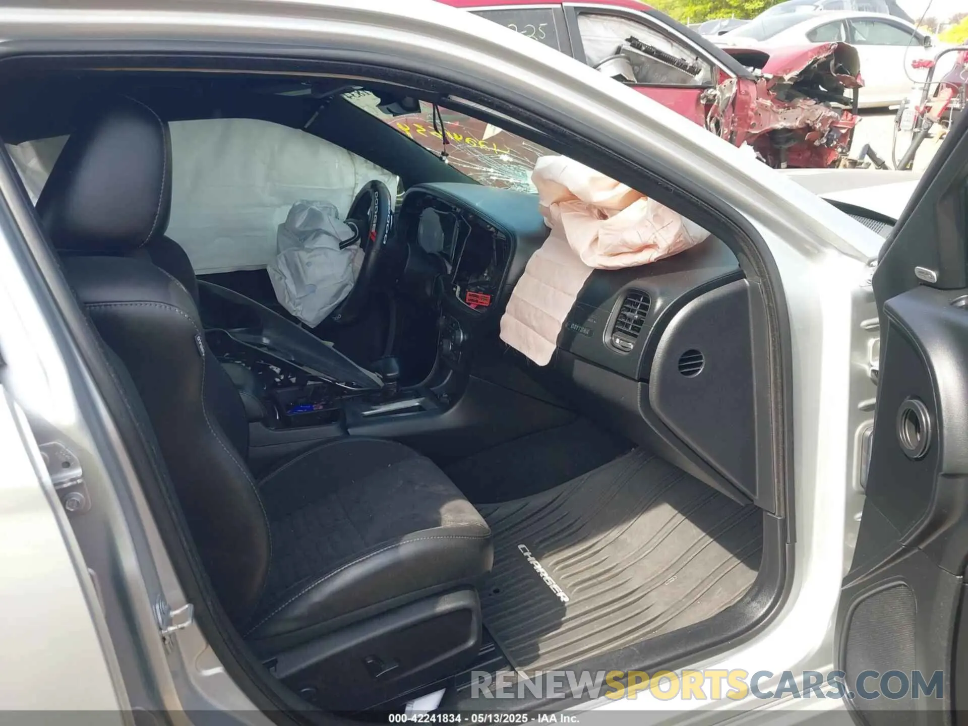 5 Photograph of a damaged car 2C3CDXCT0KH589165 DODGE CHARGER 2019