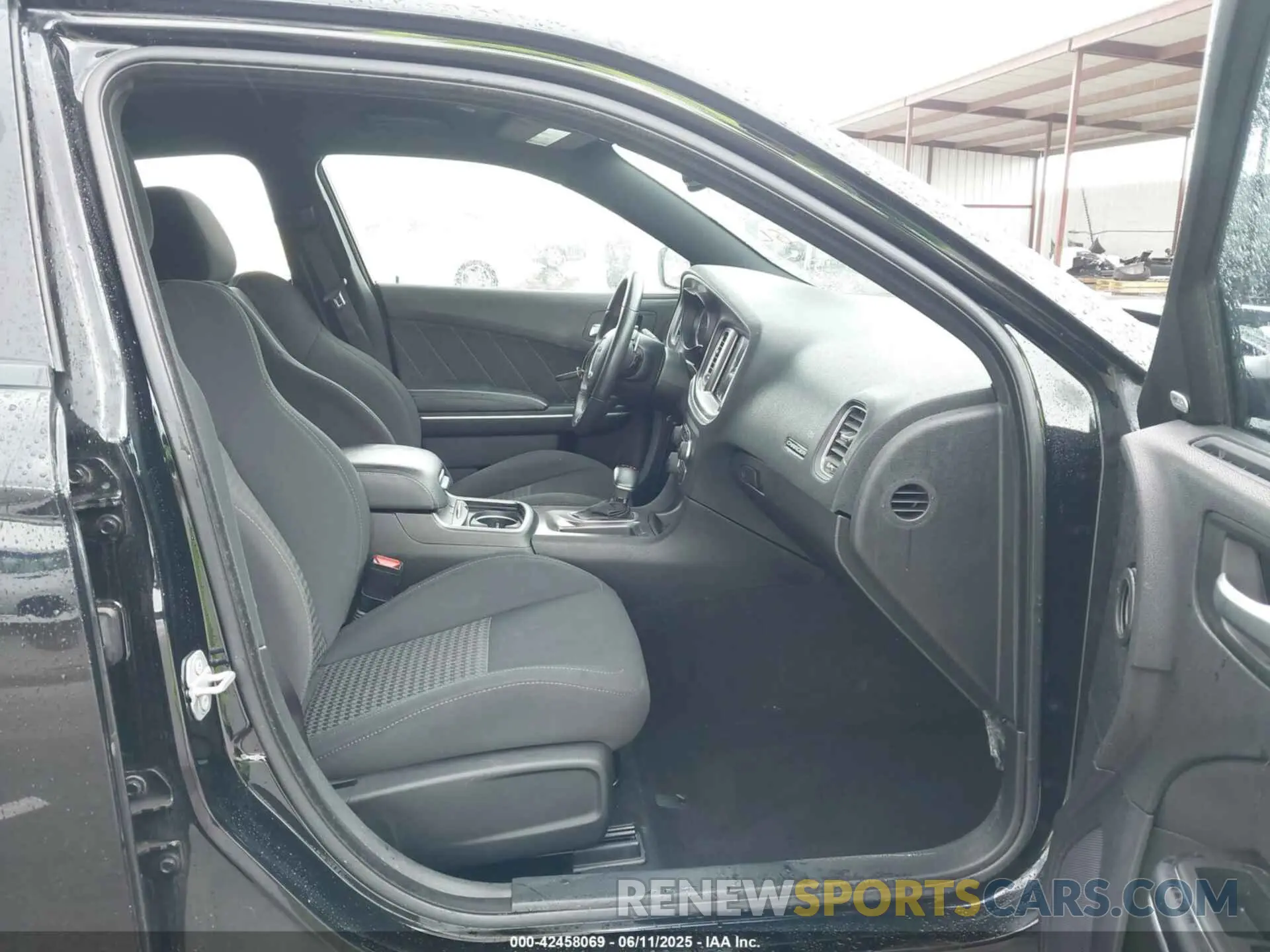5 Photograph of a damaged car 2C3CDXCT0KH631916 DODGE CHARGER 2019