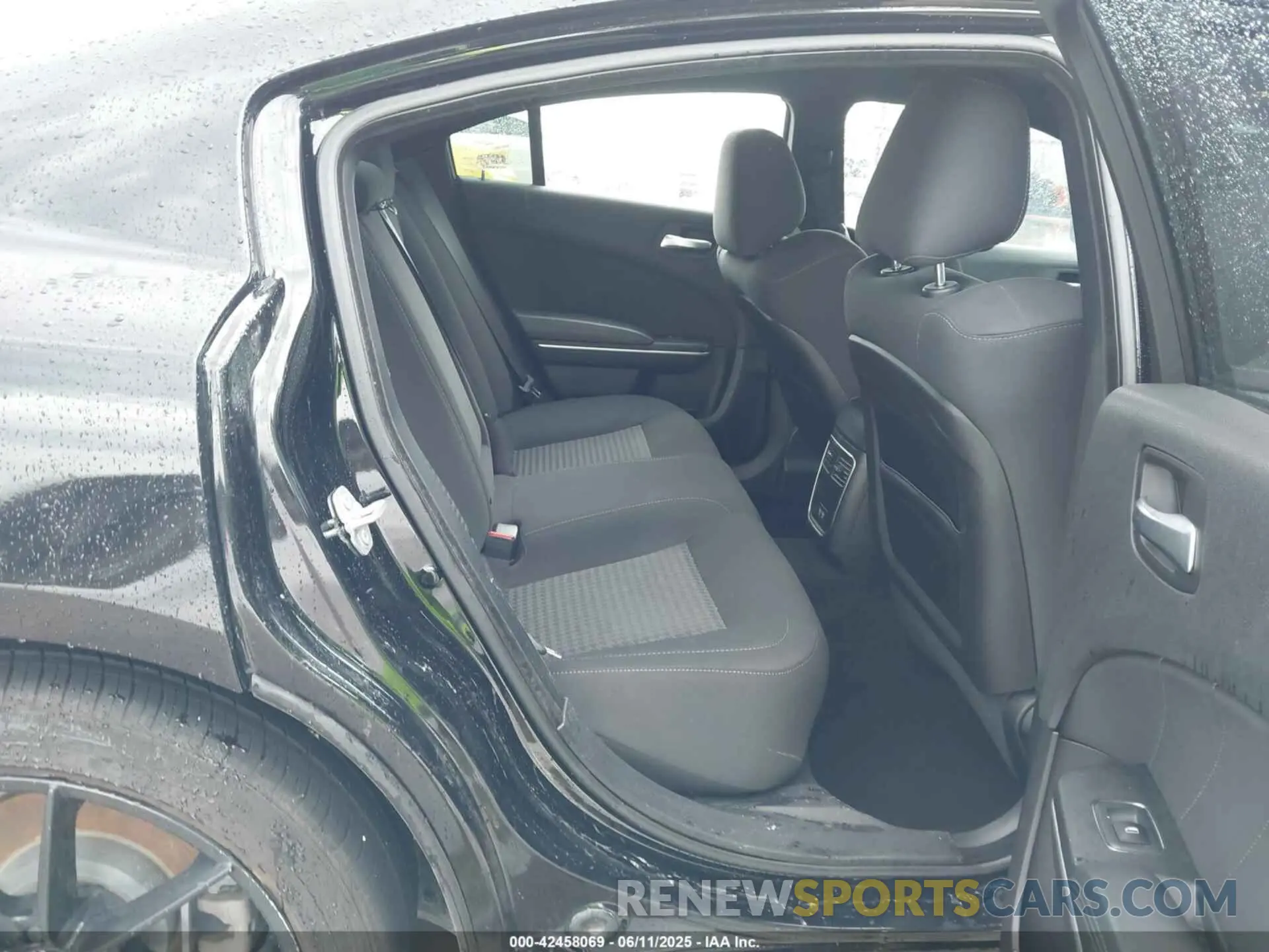 8 Photograph of a damaged car 2C3CDXCT0KH631916 DODGE CHARGER 2019