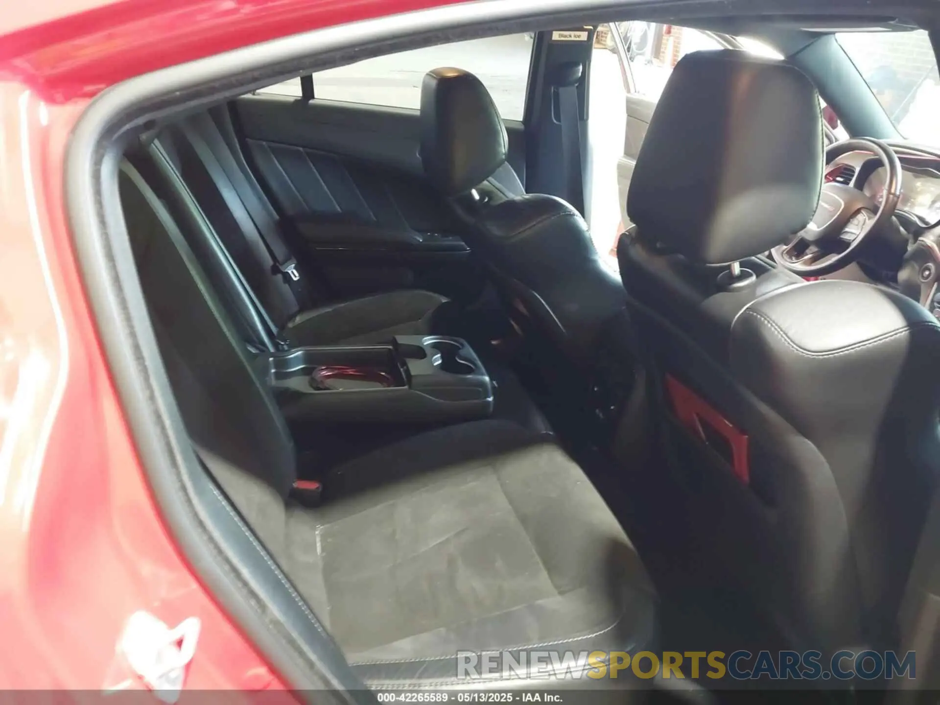 8 Photograph of a damaged car 2C3CDXCT2KH656087 DODGE CHARGER 2019