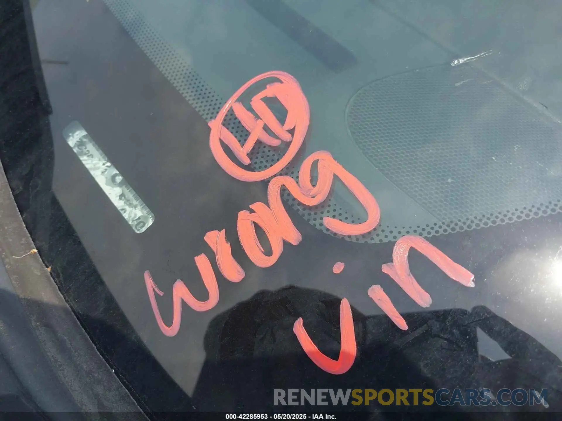 9 Photograph of a damaged car 2C3CDXCT3KH624491 DODGE CHARGER 2019