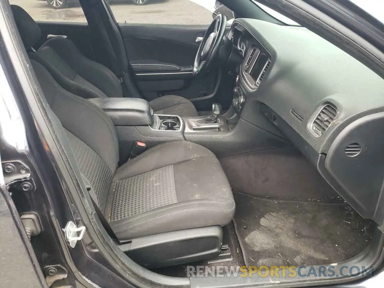 7 Photograph of a damaged car 2C3CDXCT4KH532385 DODGE CHARGER 2019