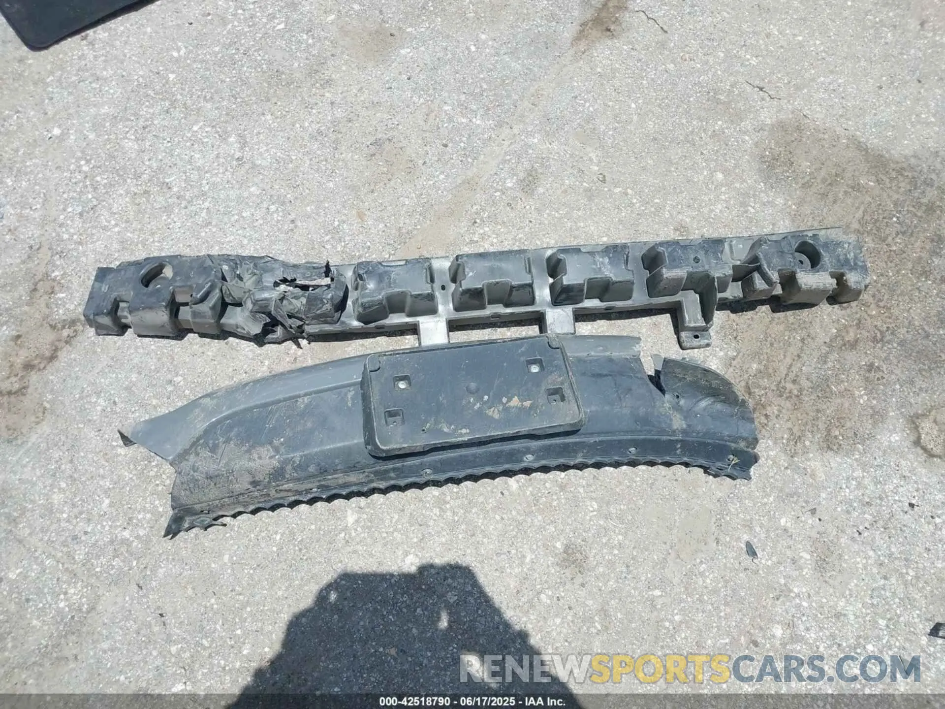 11 Photograph of a damaged car 2C3CDXCT6KH552783 DODGE CHARGER 2019