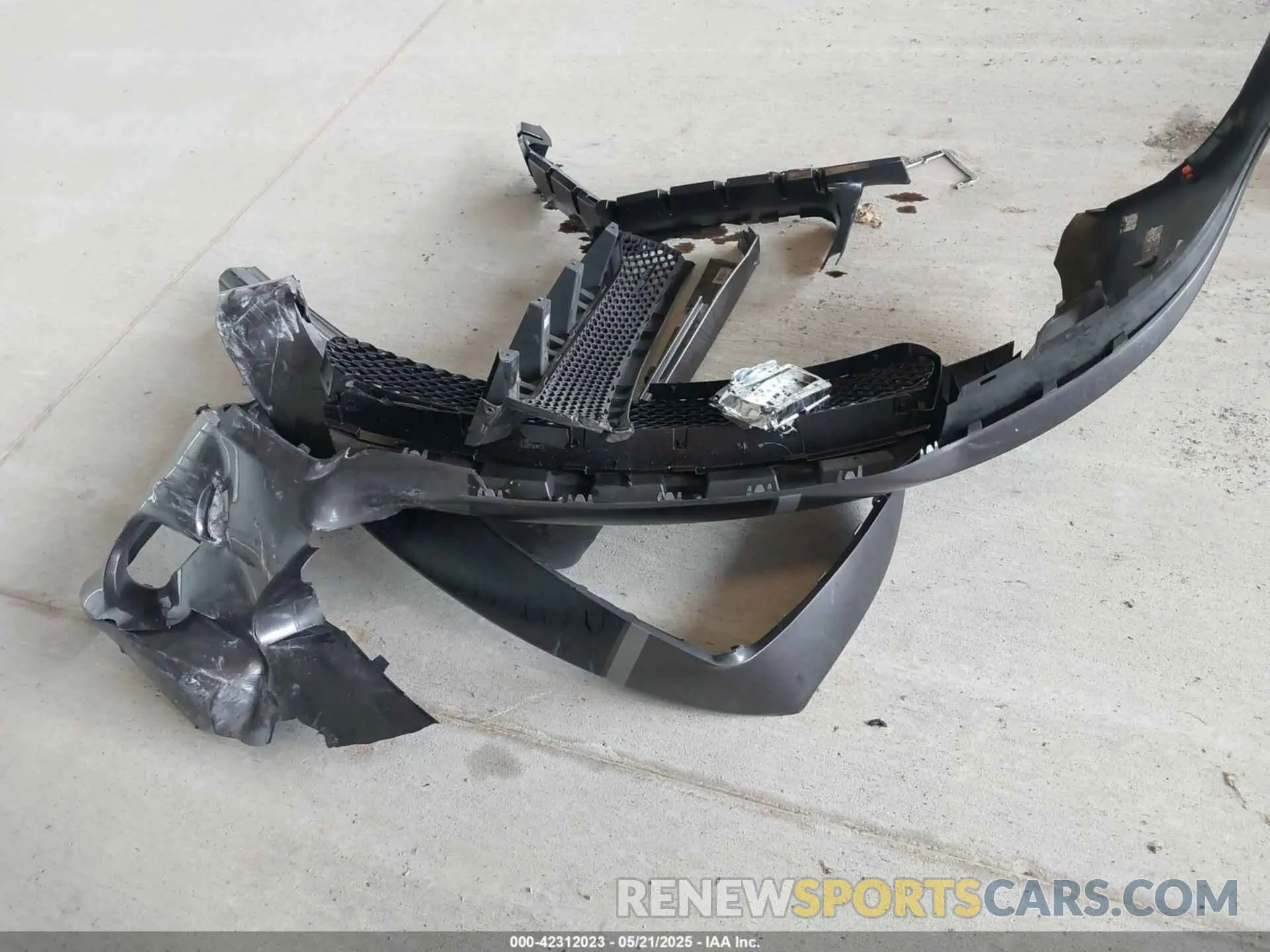 11 Photograph of a damaged car 2C3CDXCT6KH681882 DODGE CHARGER 2019