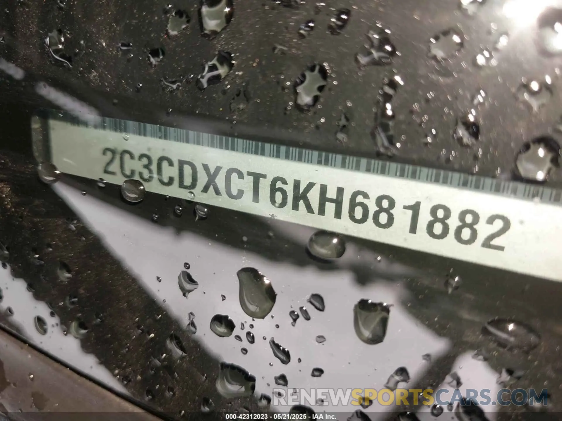 9 Photograph of a damaged car 2C3CDXCT6KH681882 DODGE CHARGER 2019