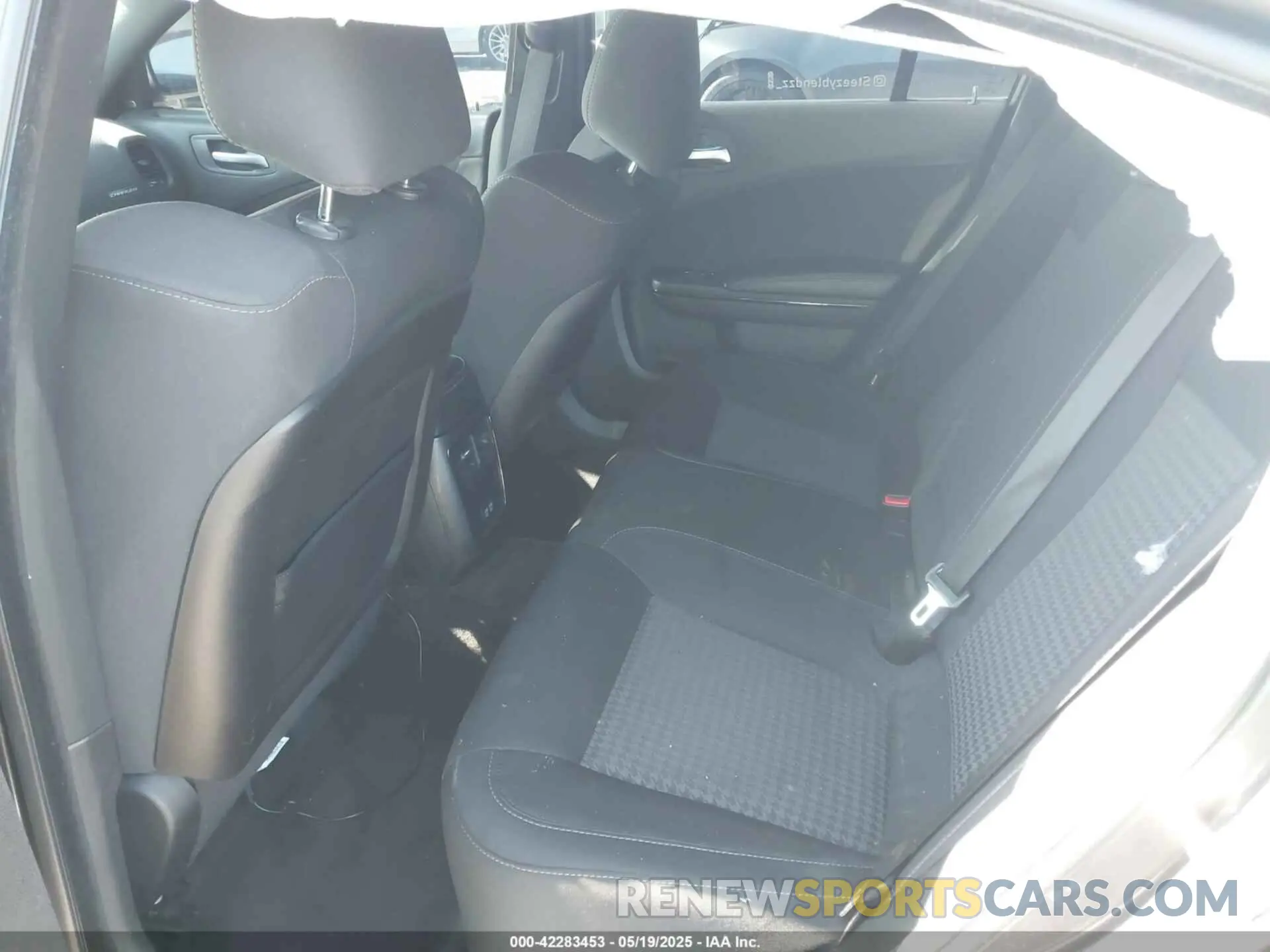 8 Photograph of a damaged car 2C3CDXCT7KH527732 DODGE CHARGER 2019