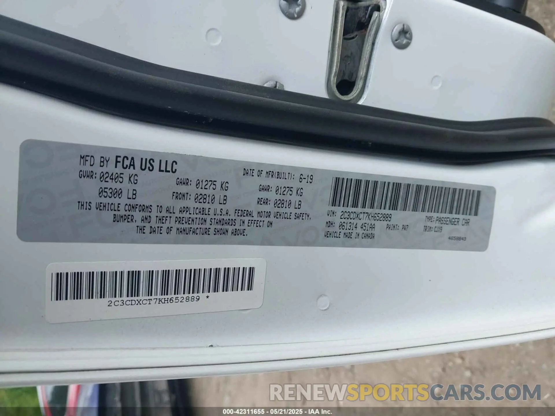 9 Photograph of a damaged car 2C3CDXCT7KH652889 DODGE CHARGER 2019