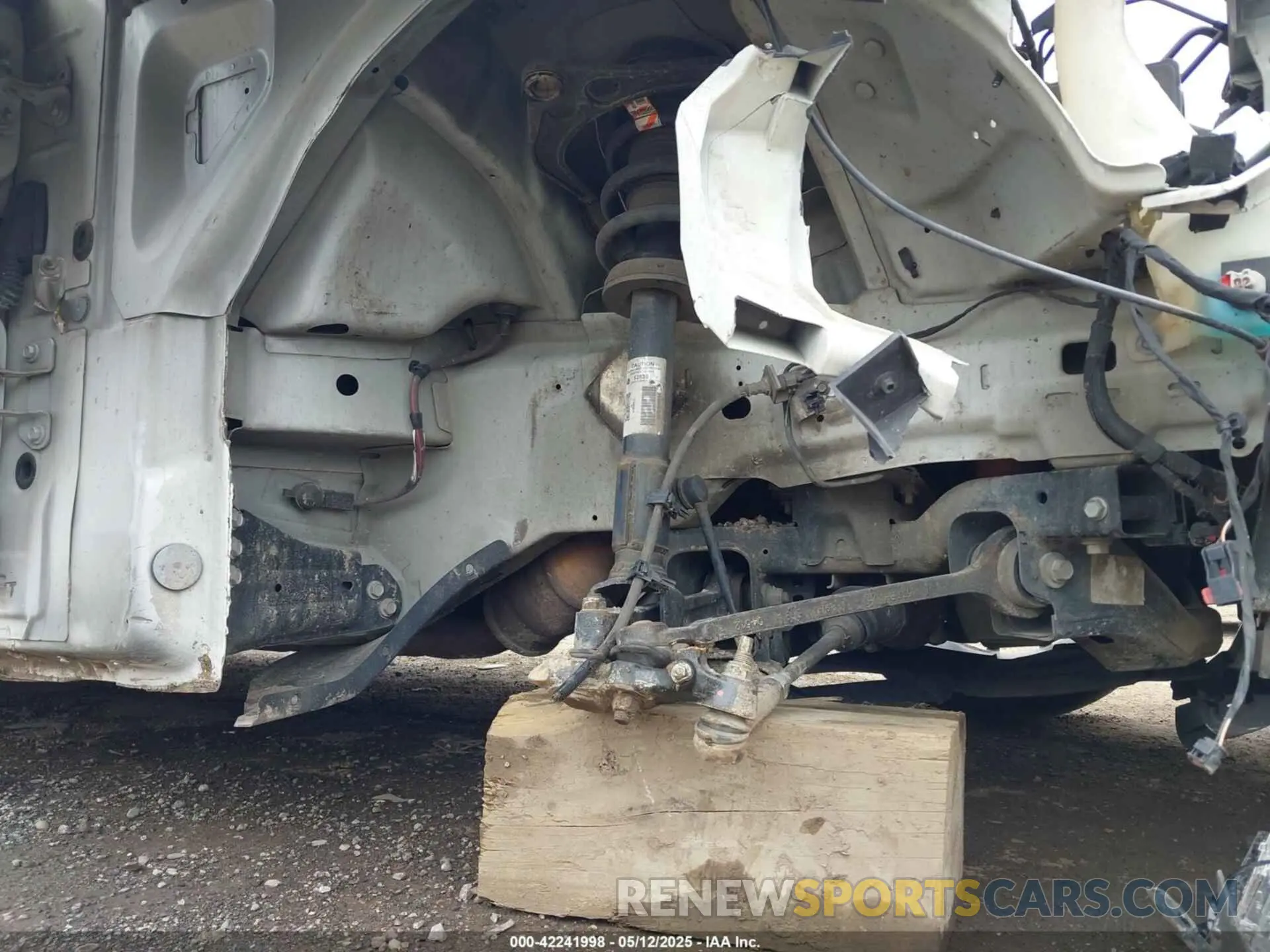 19 Photograph of a damaged car 2C3CDXCT7KH654965 DODGE CHARGER 2019