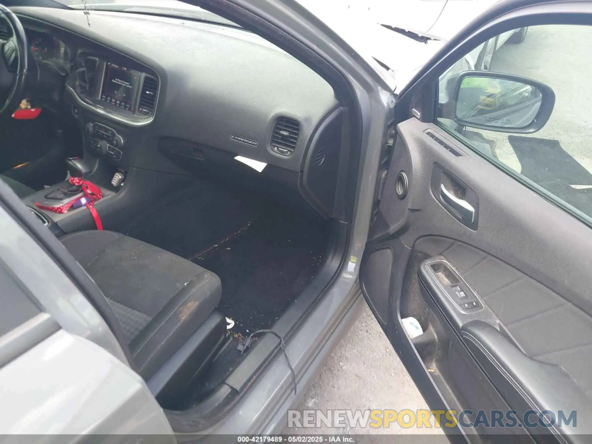5 Photograph of a damaged car 2C3CDXCT7KH721662 DODGE CHARGER 2019