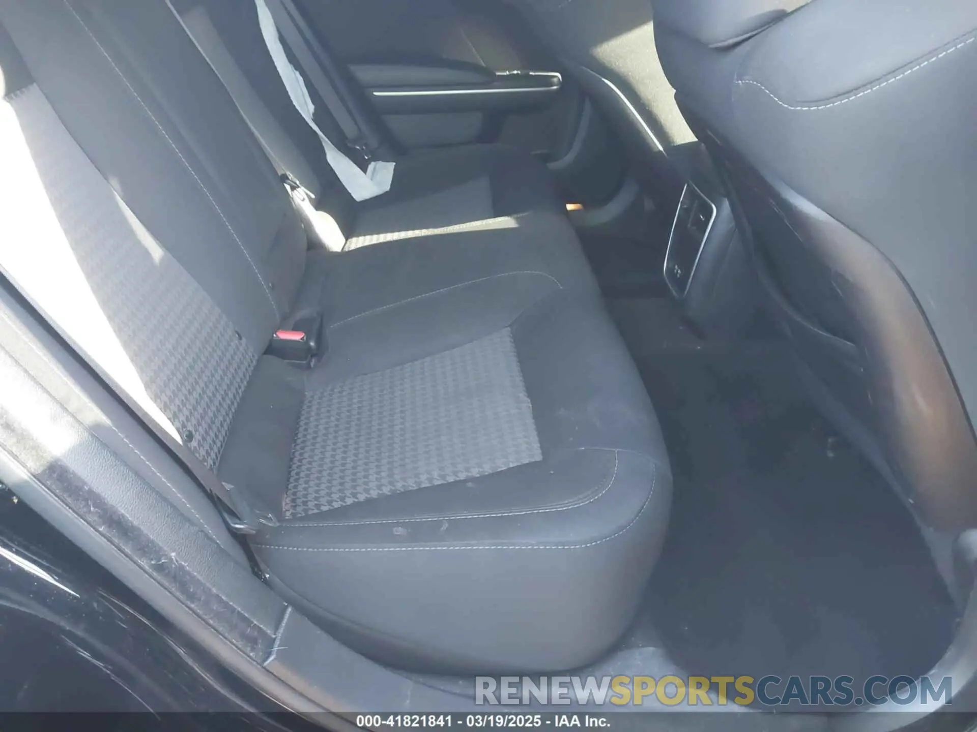8 Photograph of a damaged car 2C3CDXCT7KH738381 DODGE CHARGER 2019