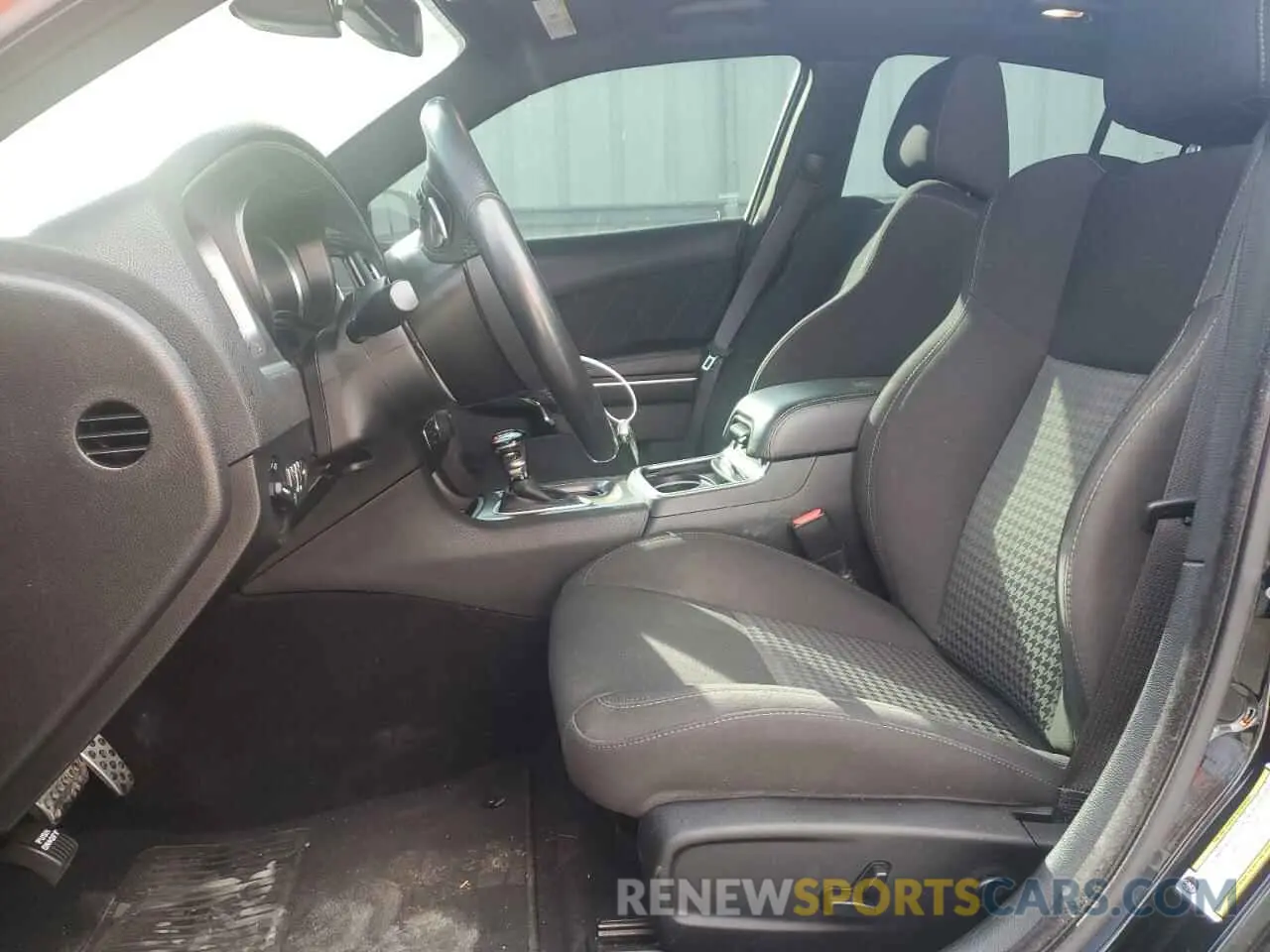 7 Photograph of a damaged car 2C3CDXCT7KH739210 DODGE CHARGER 2019