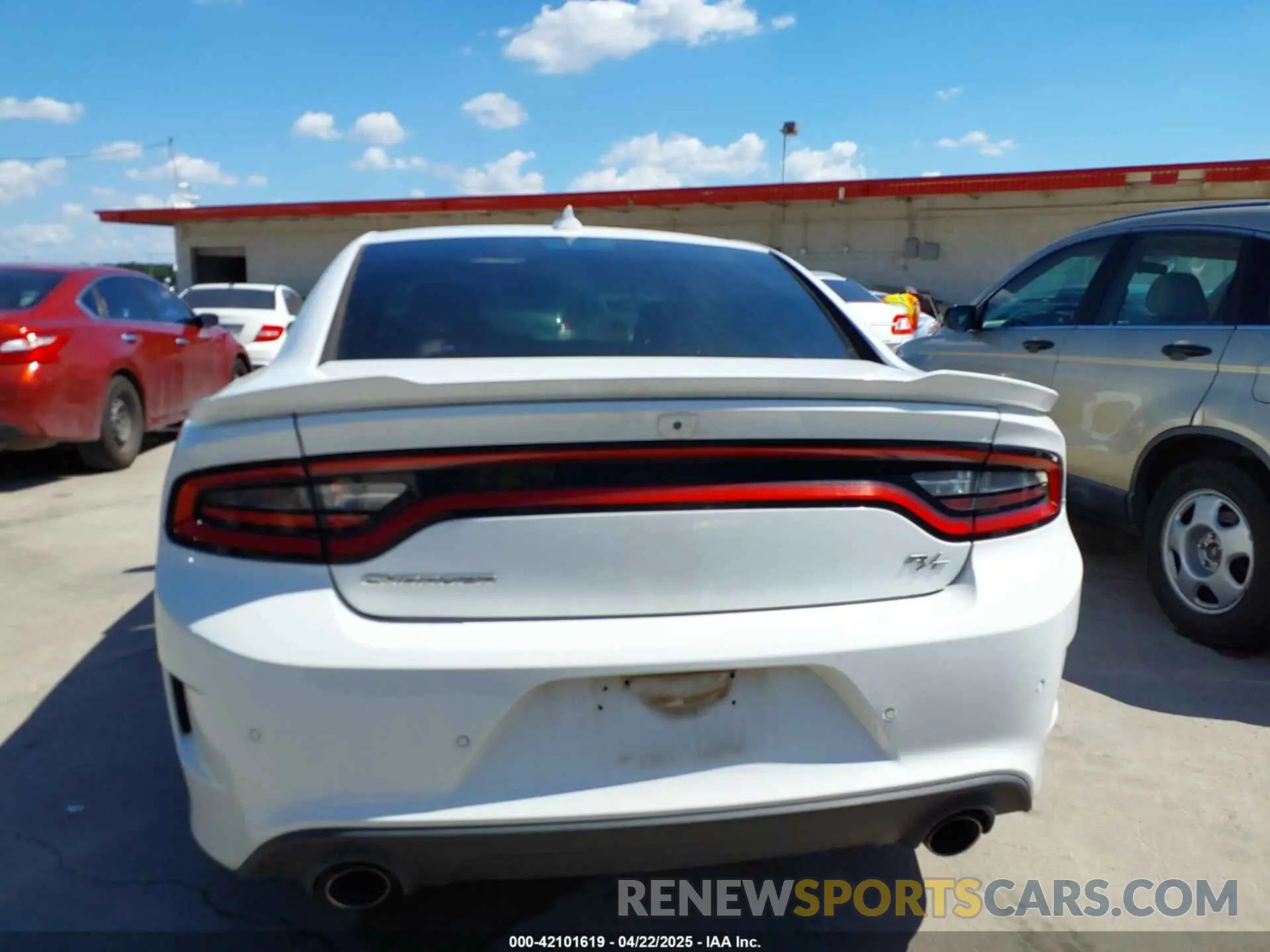 15 Photograph of a damaged car 2C3CDXCT8KH631906 DODGE CHARGER 2019