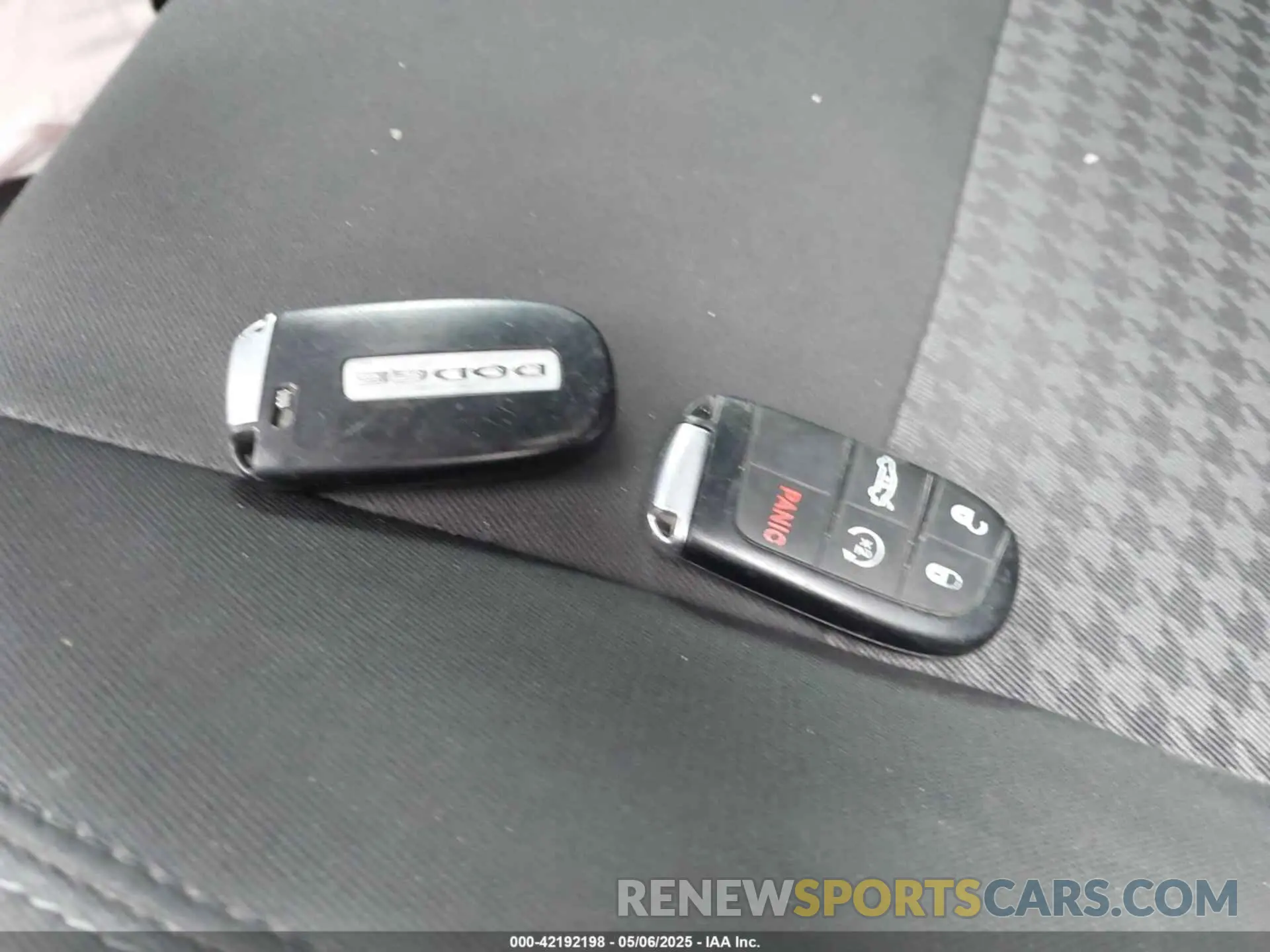 11 Photograph of a damaged car 2C3CDXCTXKH542225 DODGE CHARGER 2019