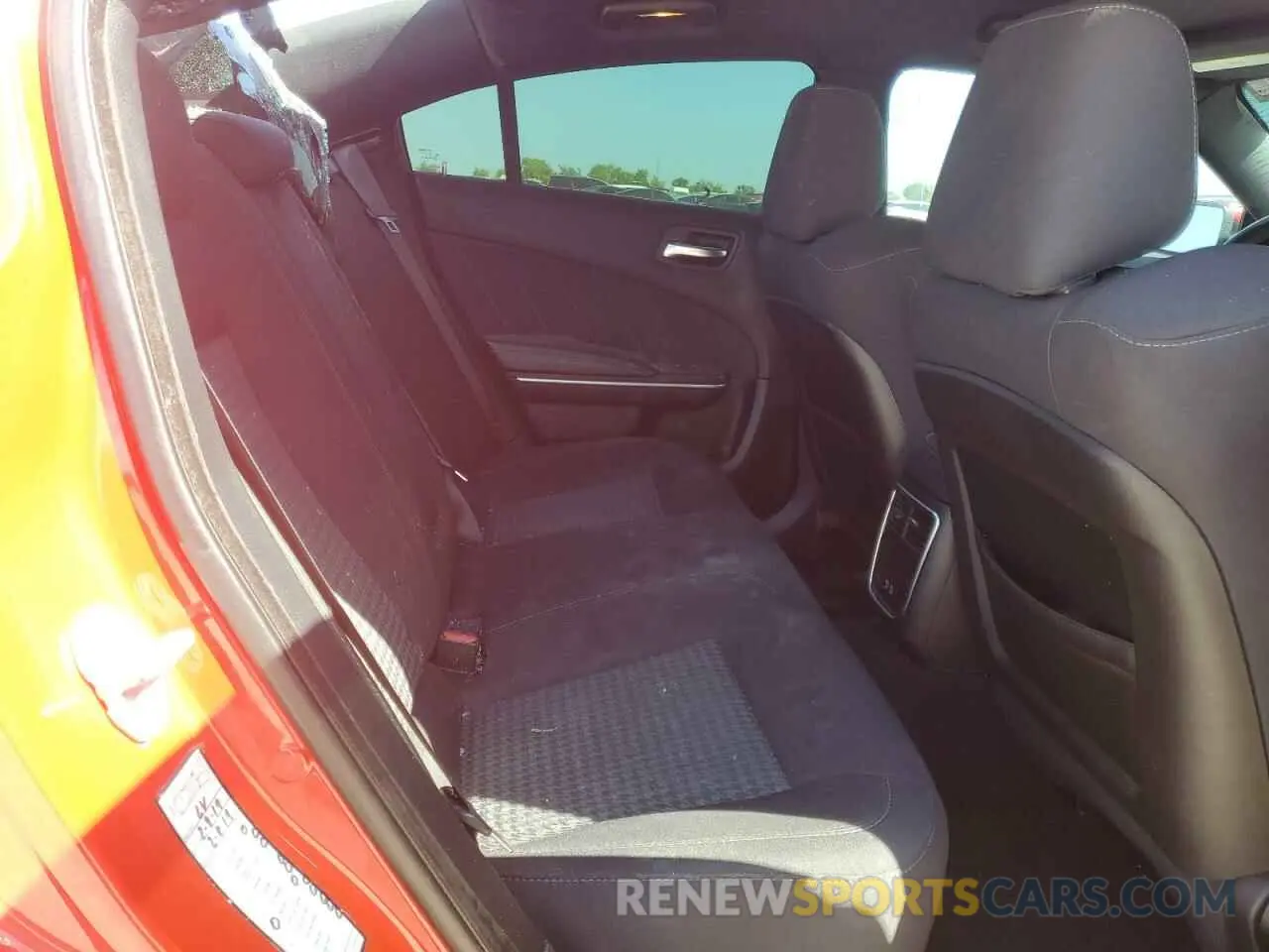 10 Photograph of a damaged car 2C3CDXCTXKH584457 DODGE CHARGER 2019