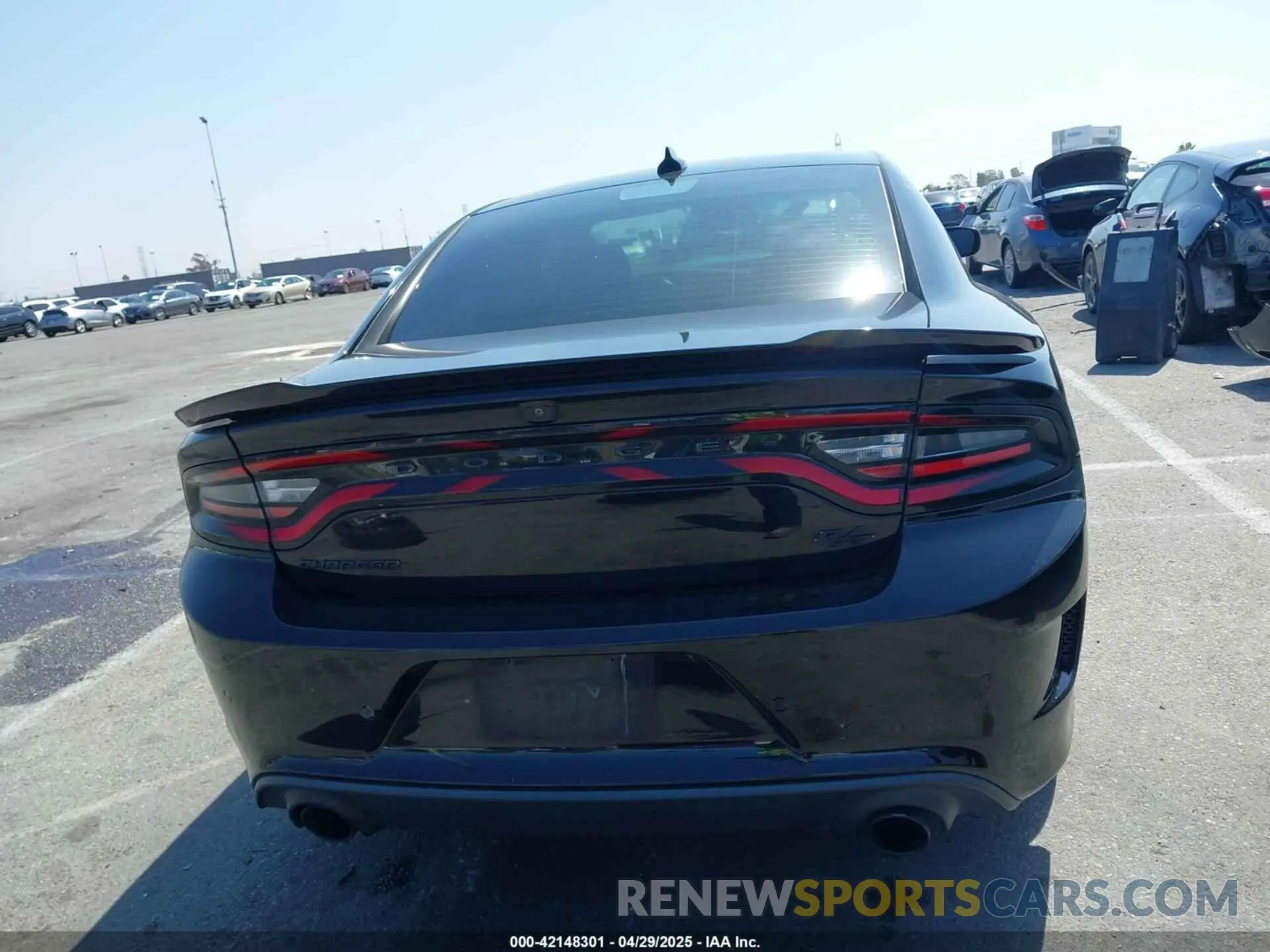 16 Photograph of a damaged car 2C3CDXCTXKH598035 DODGE CHARGER 2019