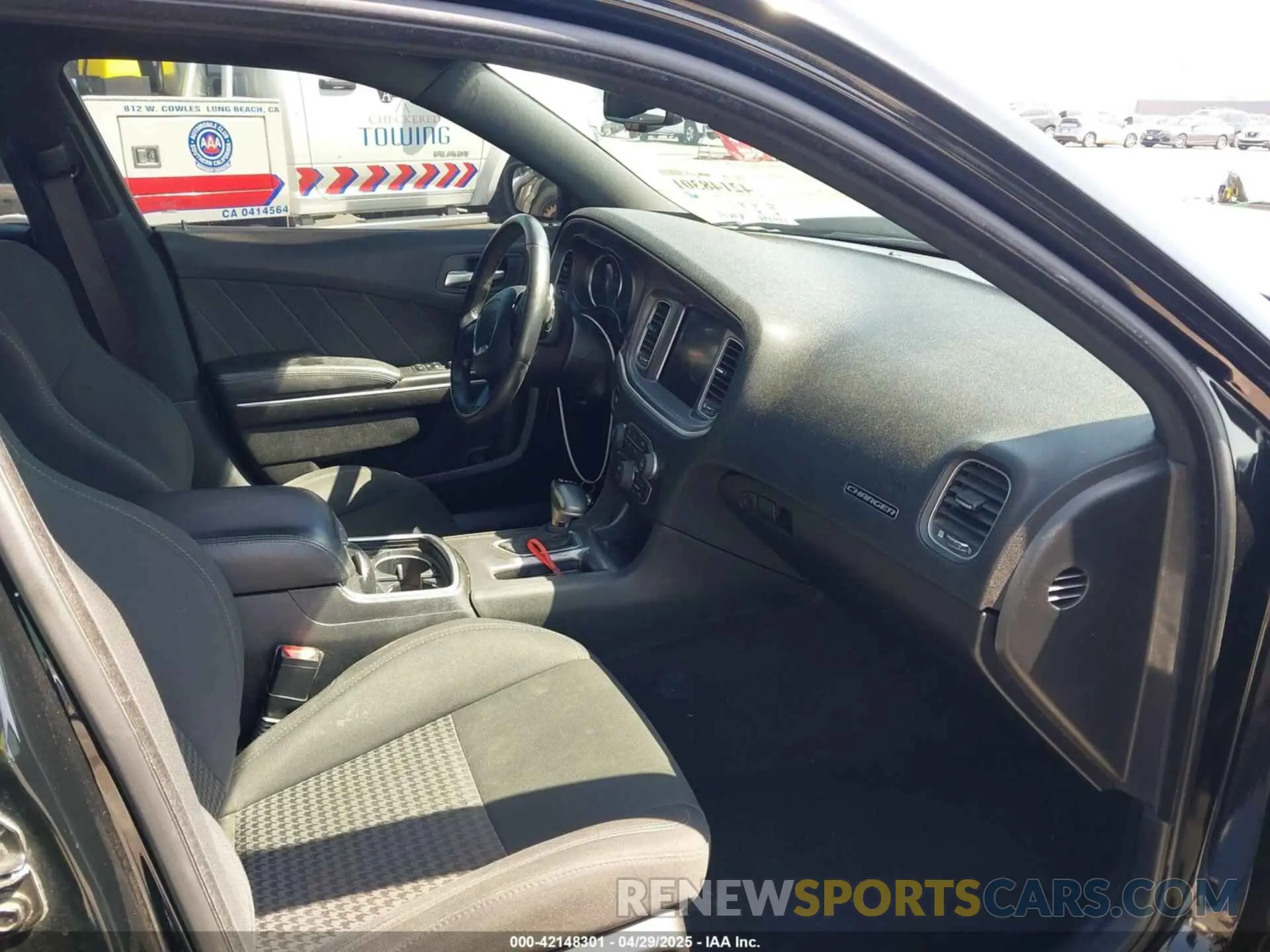 5 Photograph of a damaged car 2C3CDXCTXKH598035 DODGE CHARGER 2019