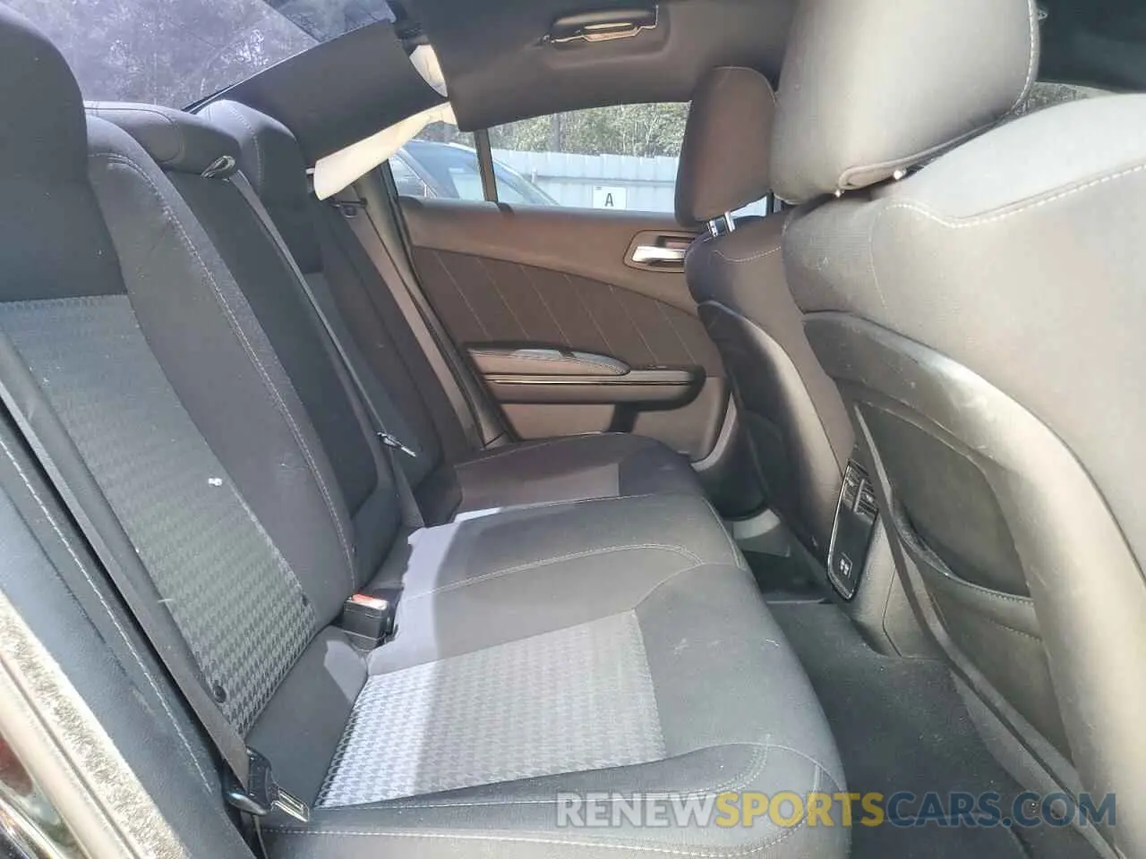 10 Photograph of a damaged car 2C3CDXCTXKH636699 DODGE CHARGER 2019