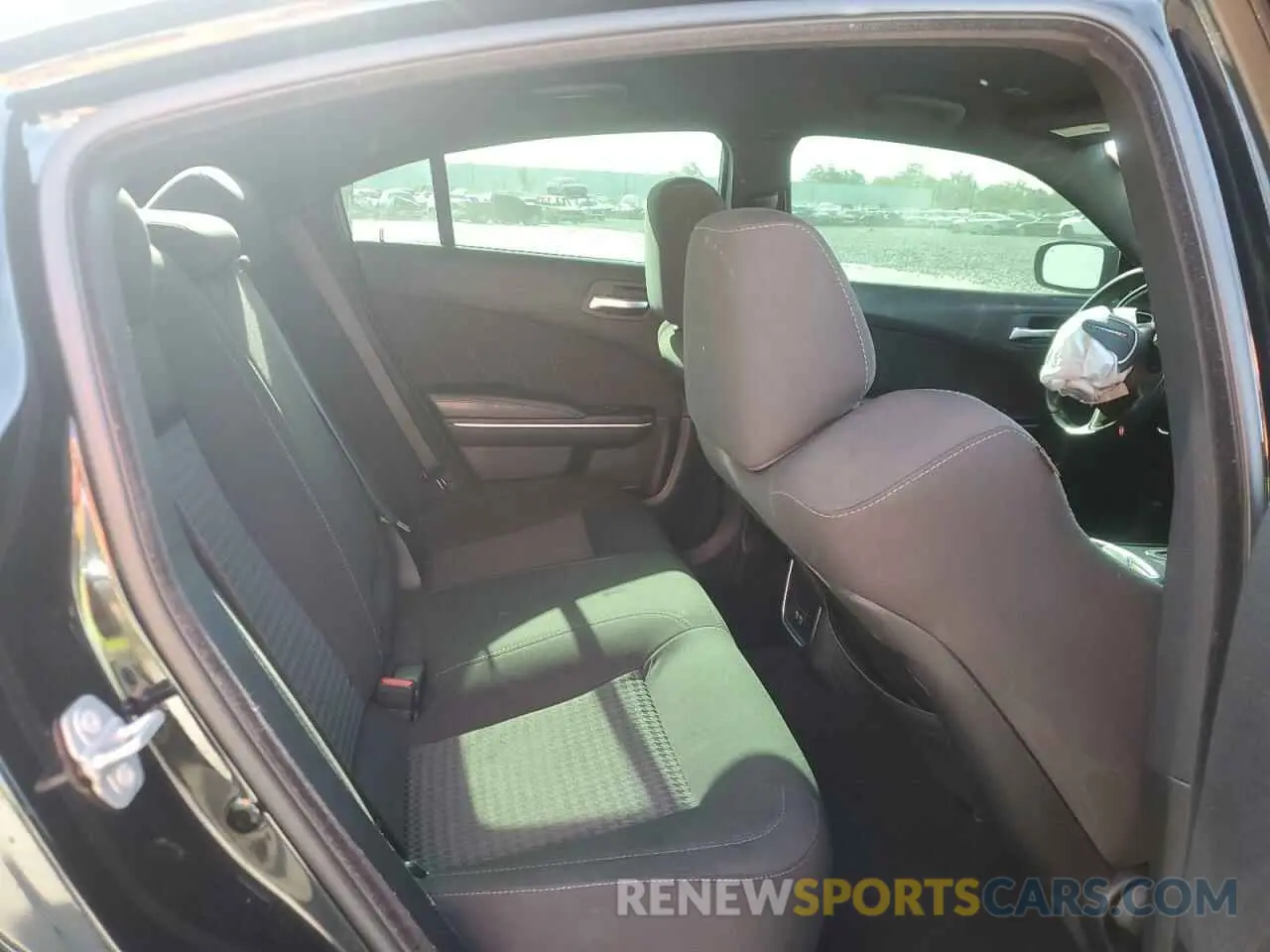 10 Photograph of a damaged car 2C3CDXCTXKH740559 DODGE CHARGER 2019