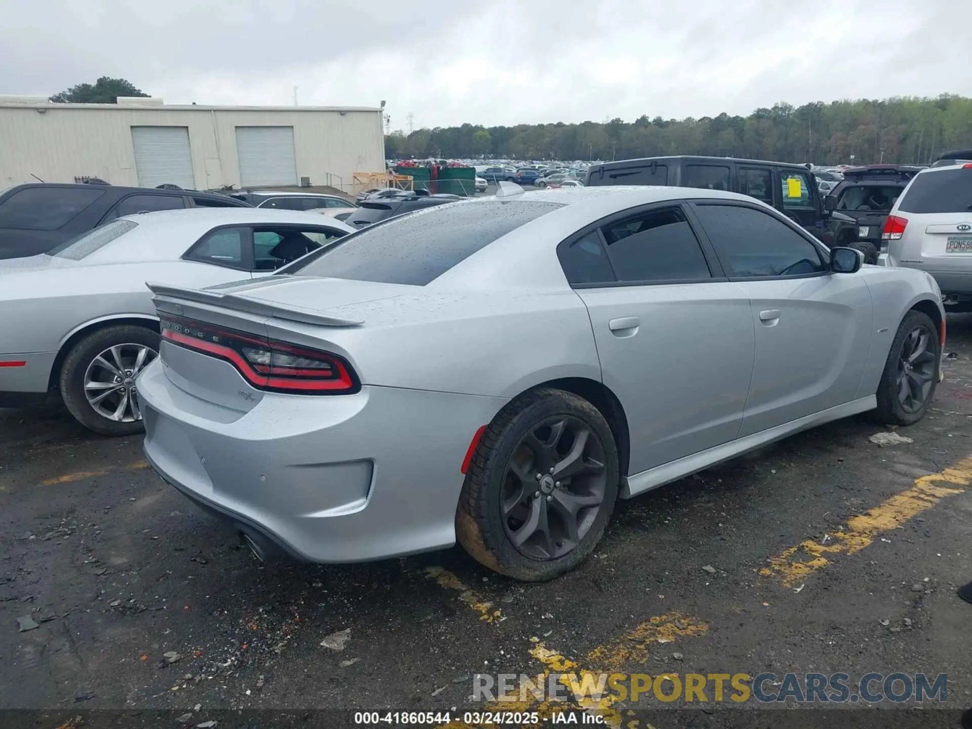 4 Photograph of a damaged car 2C3CDXCTXKH757197 DODGE CHARGER 2019