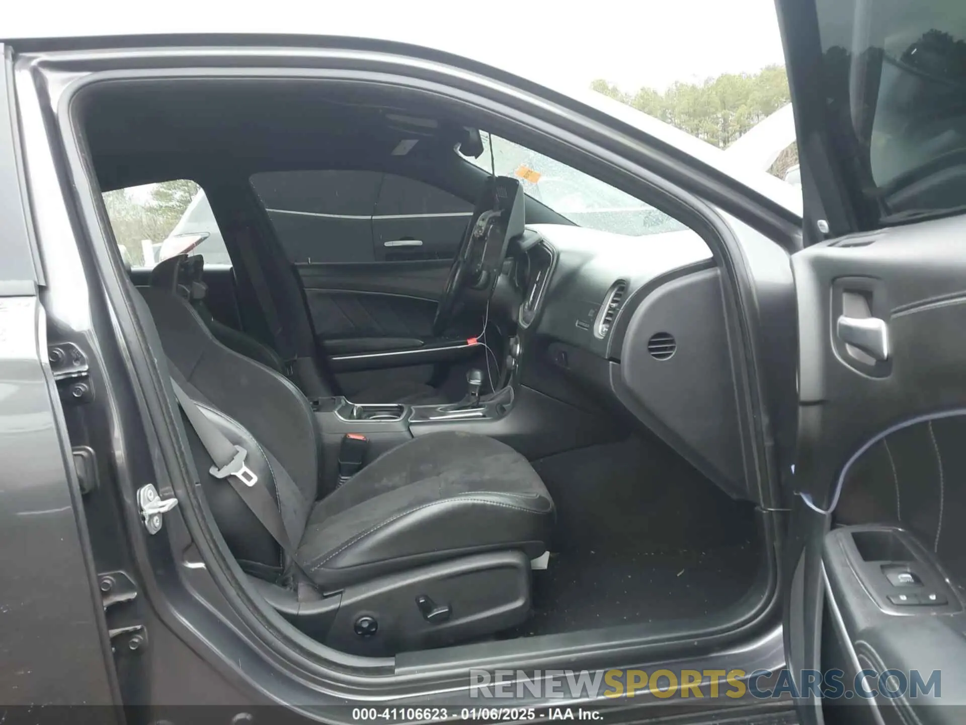 5 Photograph of a damaged car 2C3CDXGJ0KH576635 DODGE CHARGER 2019