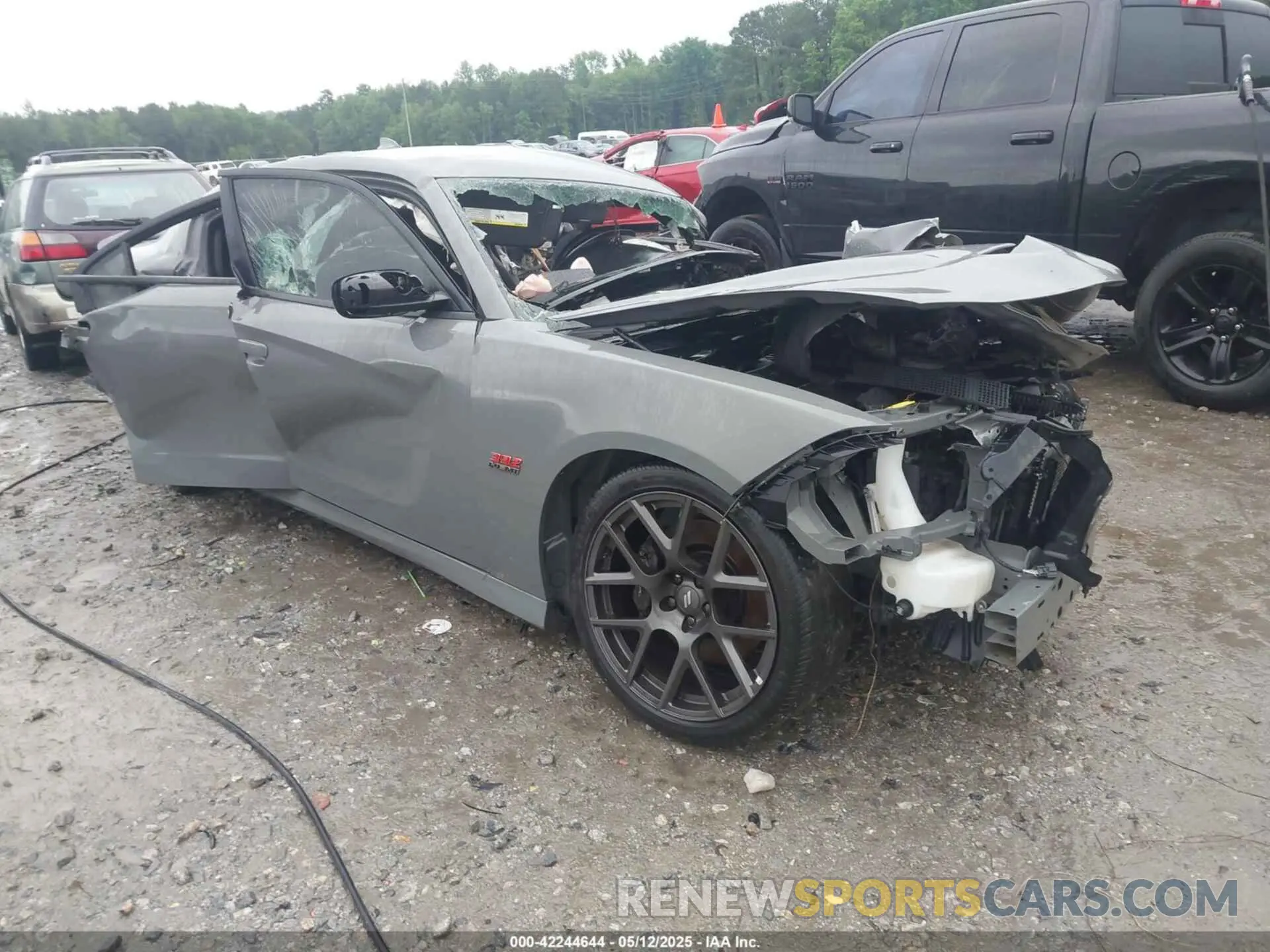 1 Photograph of a damaged car 2C3CDXGJ1KH662729 DODGE CHARGER 2019