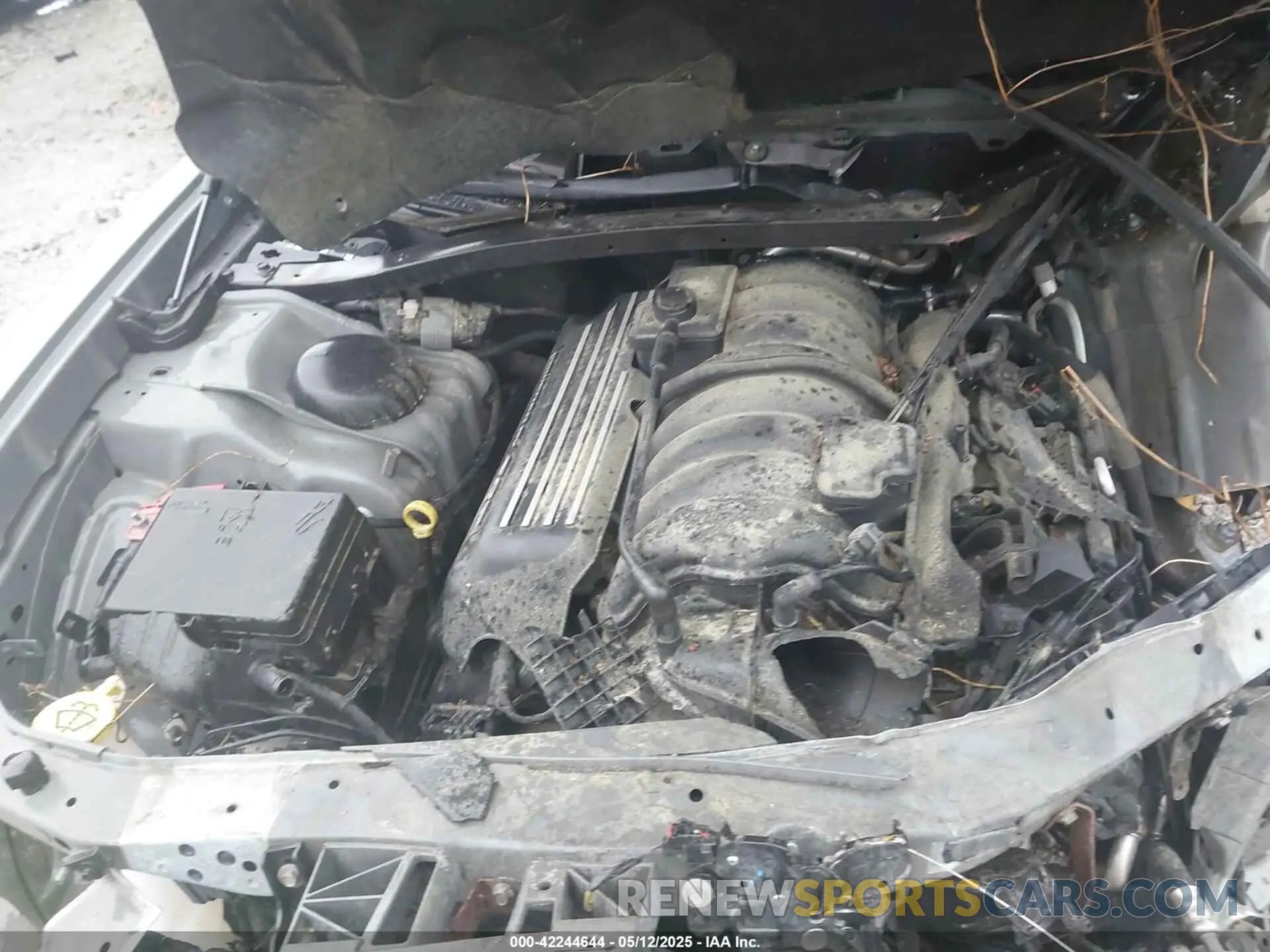 10 Photograph of a damaged car 2C3CDXGJ1KH662729 DODGE CHARGER 2019