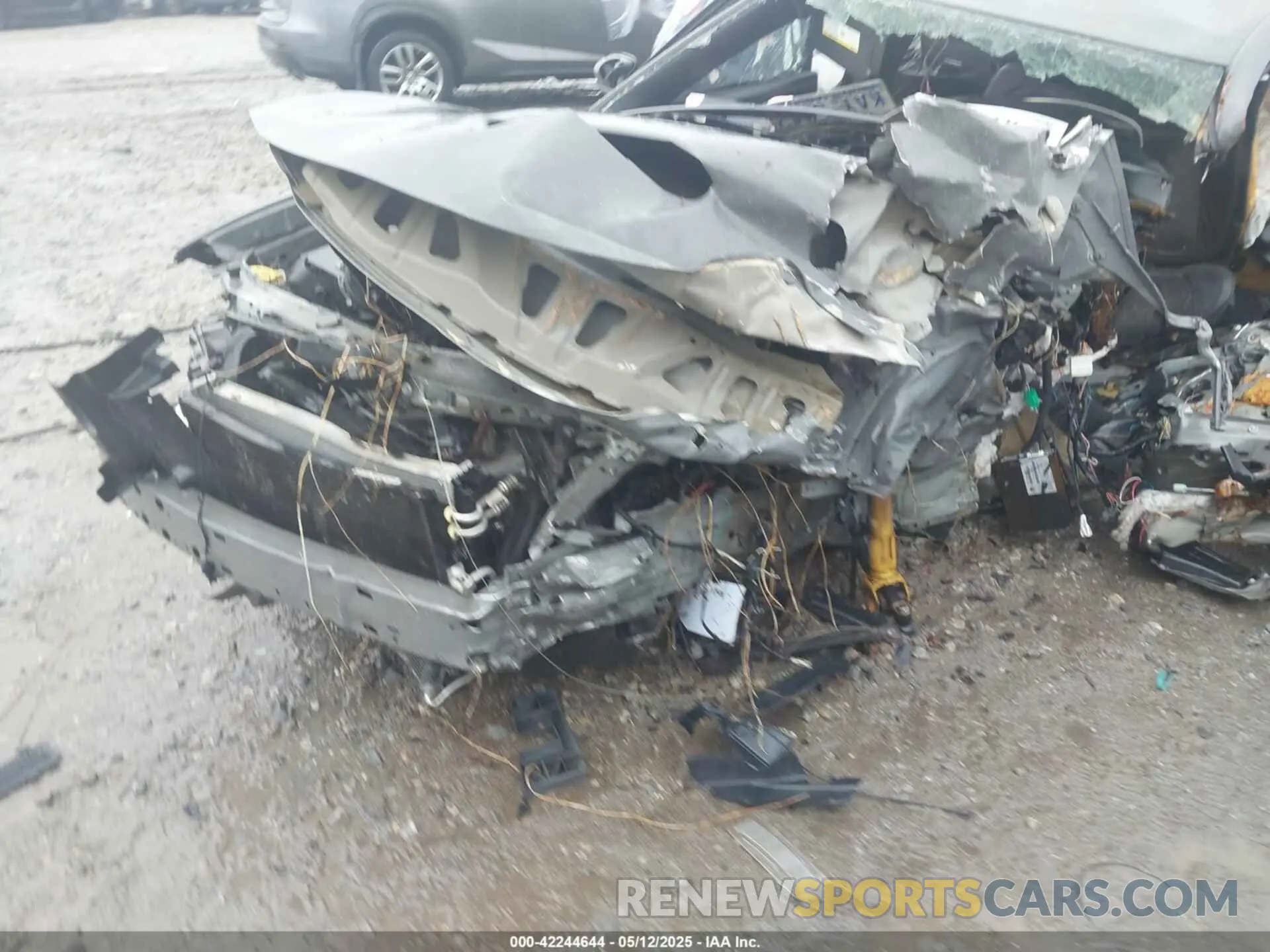 18 Photograph of a damaged car 2C3CDXGJ1KH662729 DODGE CHARGER 2019