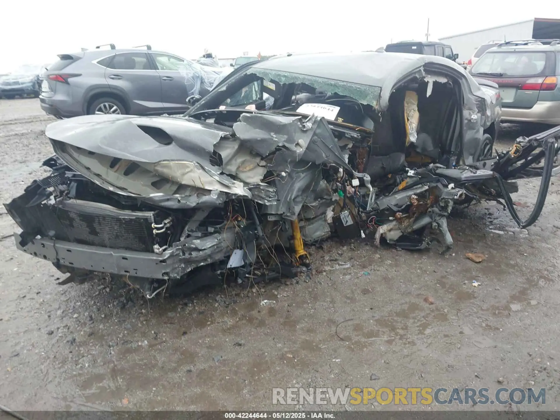 2 Photograph of a damaged car 2C3CDXGJ1KH662729 DODGE CHARGER 2019