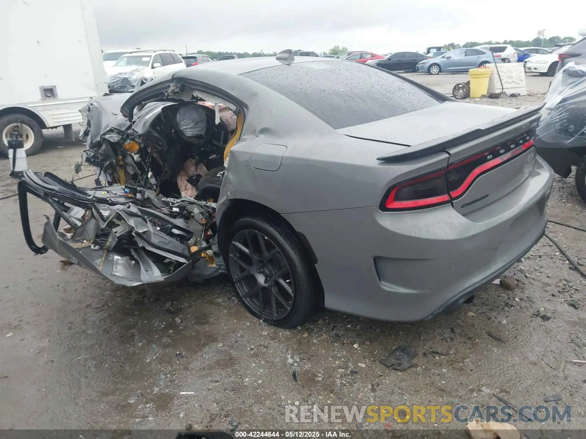 3 Photograph of a damaged car 2C3CDXGJ1KH662729 DODGE CHARGER 2019