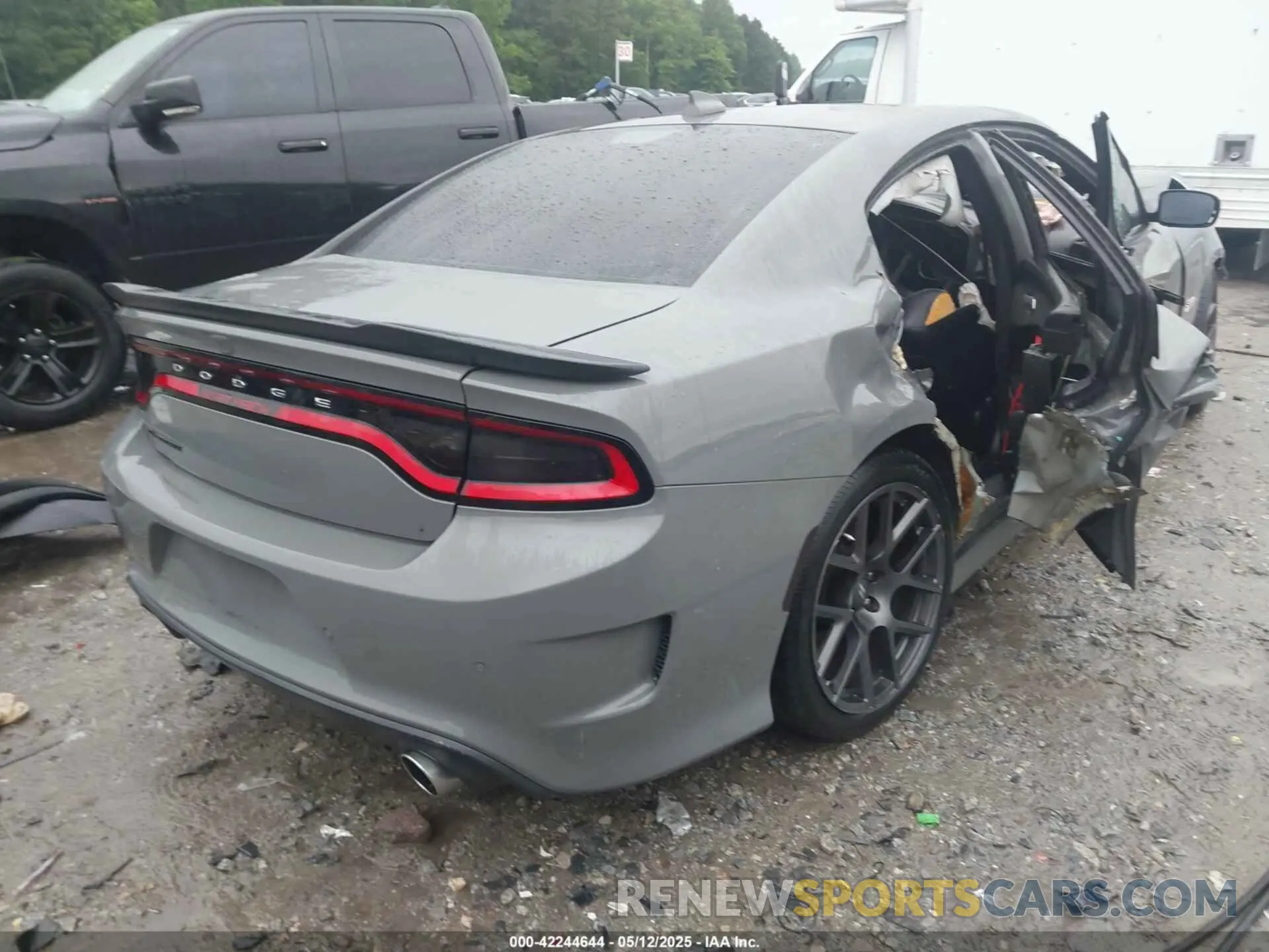 4 Photograph of a damaged car 2C3CDXGJ1KH662729 DODGE CHARGER 2019